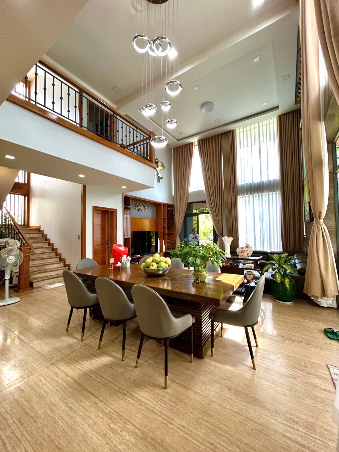 Cần bán Biệt thự Phường Phú Hữu, Quận 9, Diện tích 341m², Giá Thương lượng 4