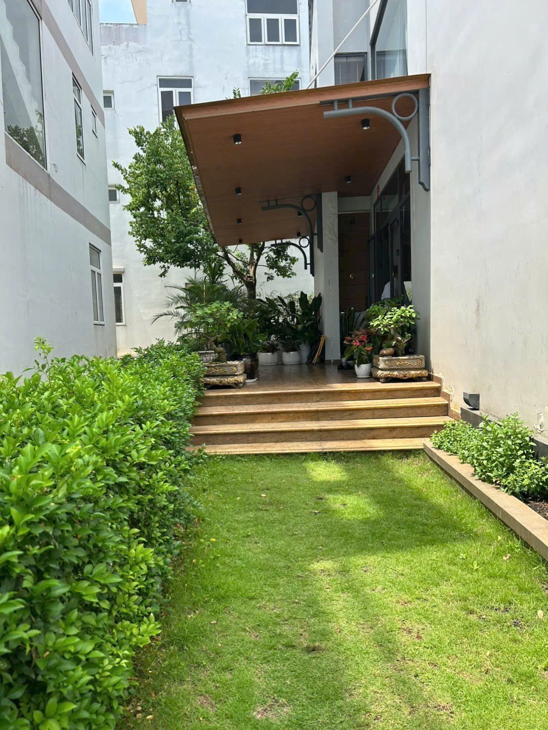 Cần bán Biệt thự Phường Phú Hữu, Quận 9, Diện tích 341m², Giá Thương lượng