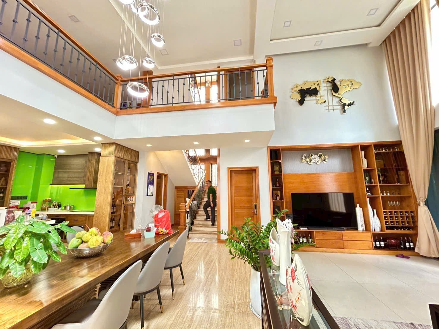 Cần bán Biệt thự Phường Phú Hữu, Quận 9, Diện tích 341m², Giá Thương lượng 10