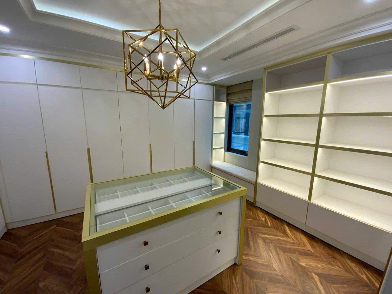 Cho thuê Biệt thự Phường Bến Nghé, Quận 1, Diện tích 225m², Giá Thương lượng 2