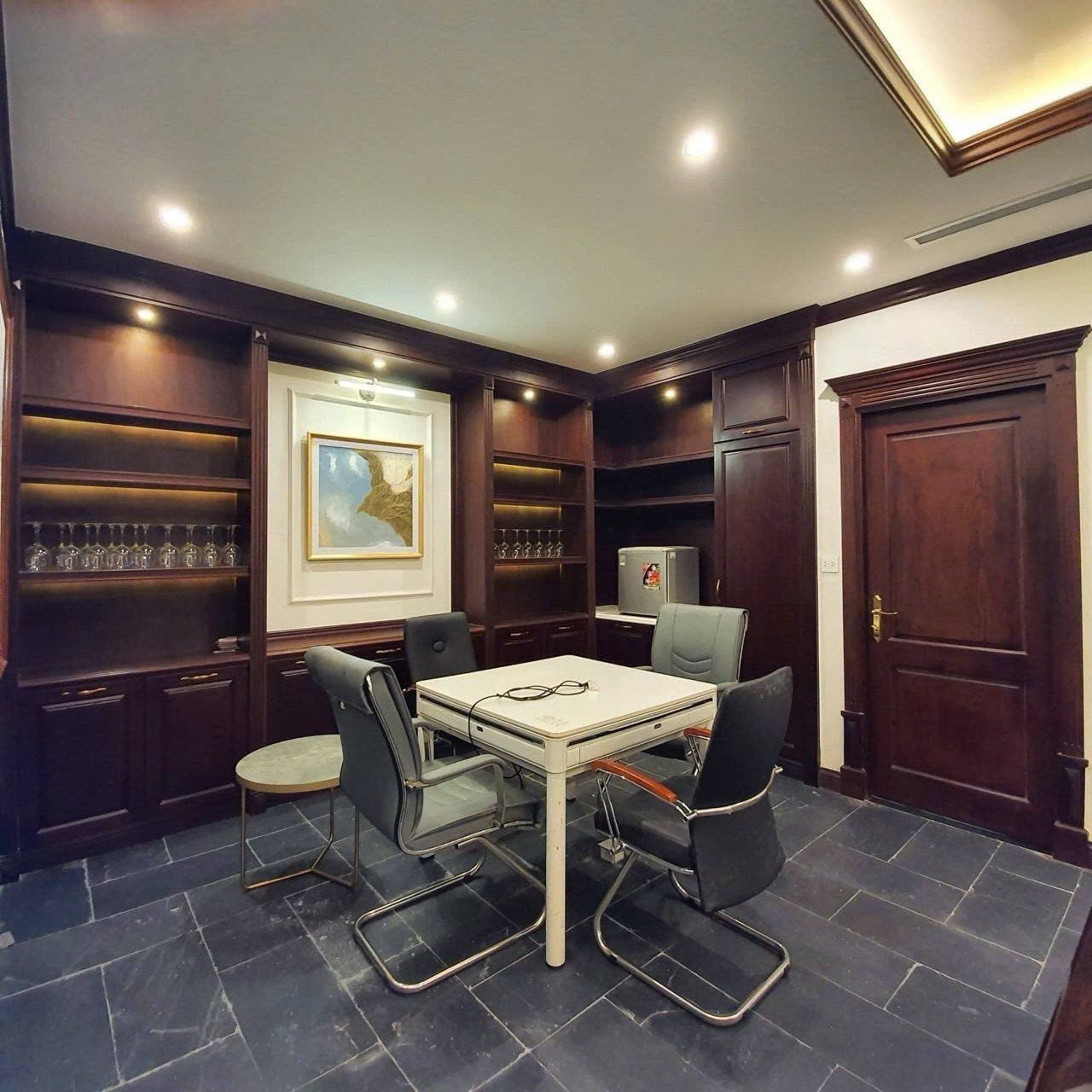 Cho thuê Biệt thự Phường Bến Nghé, Quận 1, Diện tích 225m², Giá Thương lượng 9