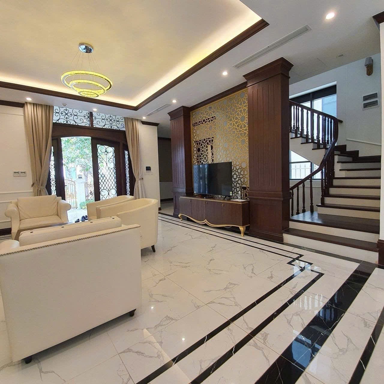Cho thuê Biệt thự Phường Bến Nghé, Quận 1, Diện tích 225m², Giá Thương lượng 13