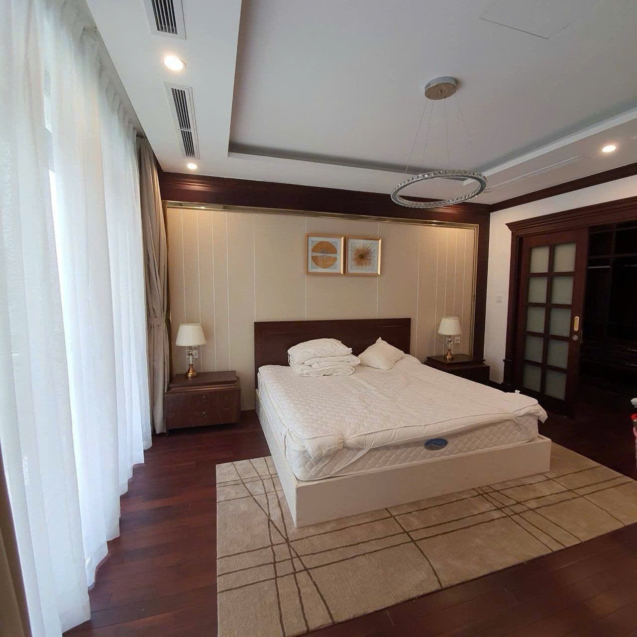 Cho thuê Biệt thự Phường Bến Nghé, Quận 1, Diện tích 225m², Giá Thương lượng 18