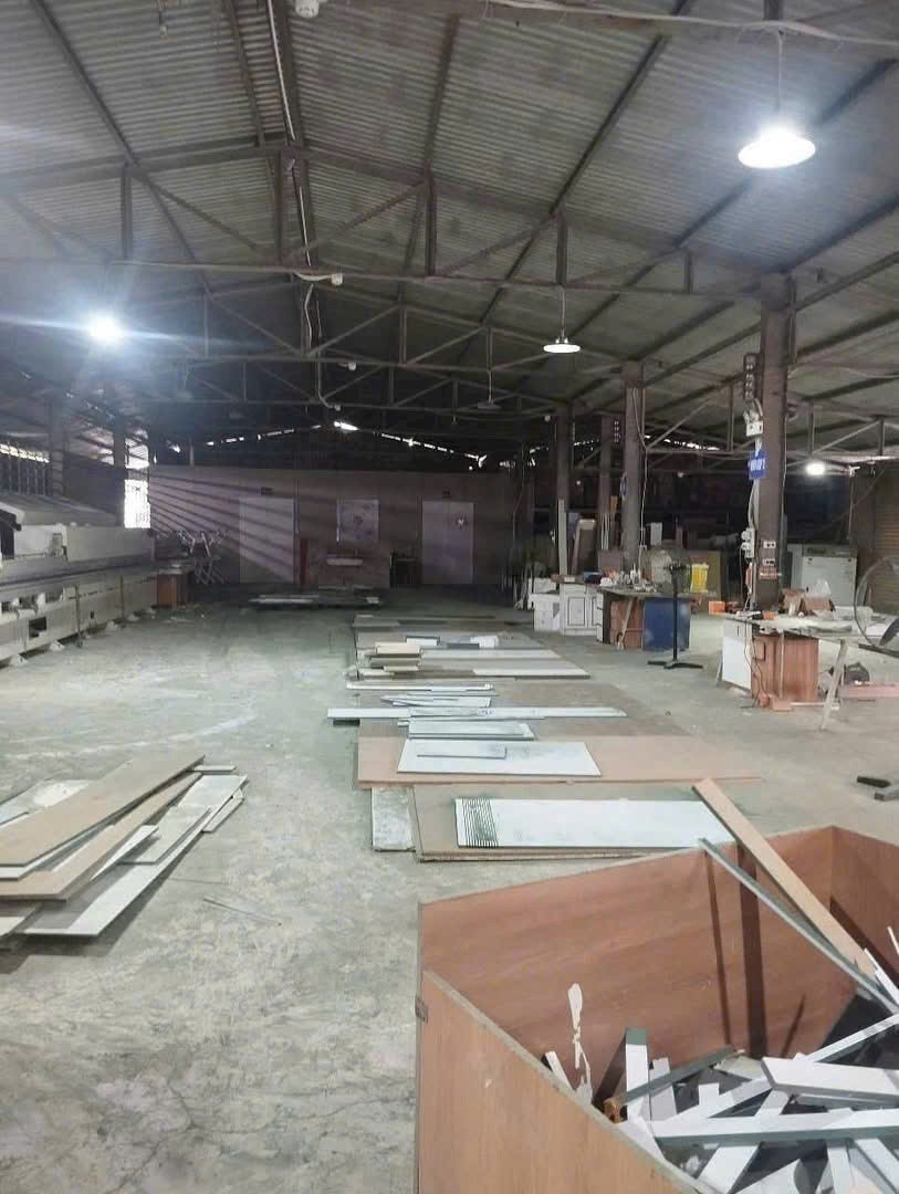 Bán xưởng mặt tiền đường nhựa Phú Hoà Đông tdt 1650m2( 300m2 thổ ,xưởng 1000m2) giá 14 tỷ 4