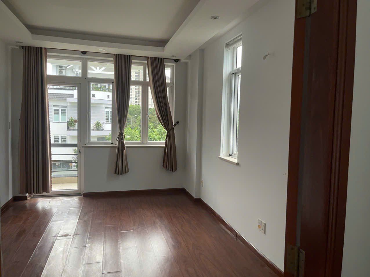 Cho thuê Nhà mặt tiền Phường Phước Long B, Quận 9, Diện tích 235m², Giá 35 Triệu/tháng