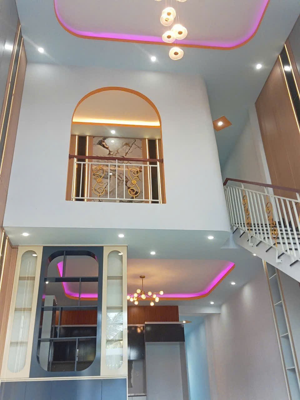 Bán 2 nhà xã Long Trạch, Cần Đước dt 105m2 , 1 lửng,3pn,3wc đã hoàn công giá 2,38 tỷ /căn 4
