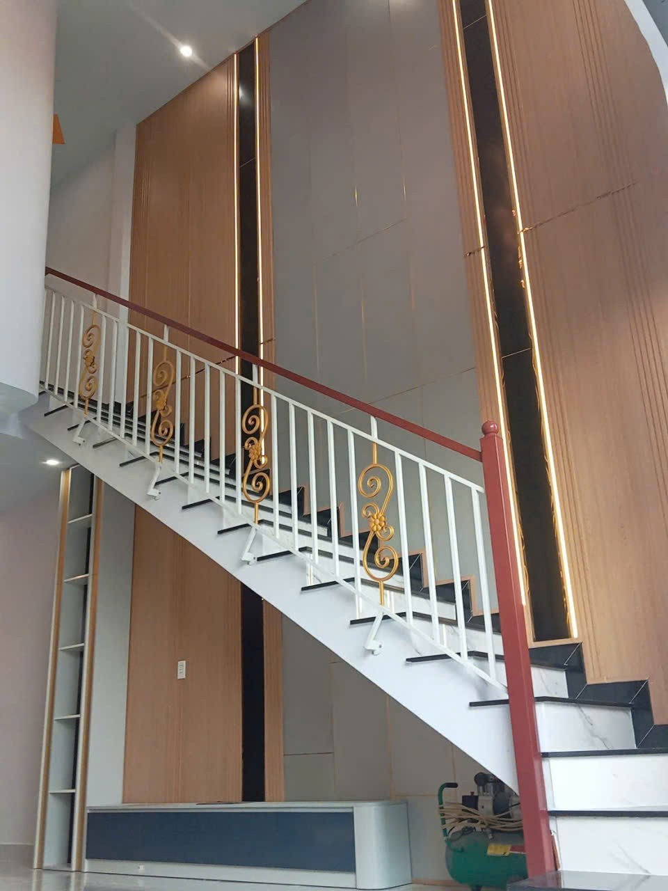 Bán 2 nhà xã Long Trạch, Cần Đước dt 105m2 , 1 lửng,3pn,3wc đã hoàn công giá 2,38 tỷ /căn 9