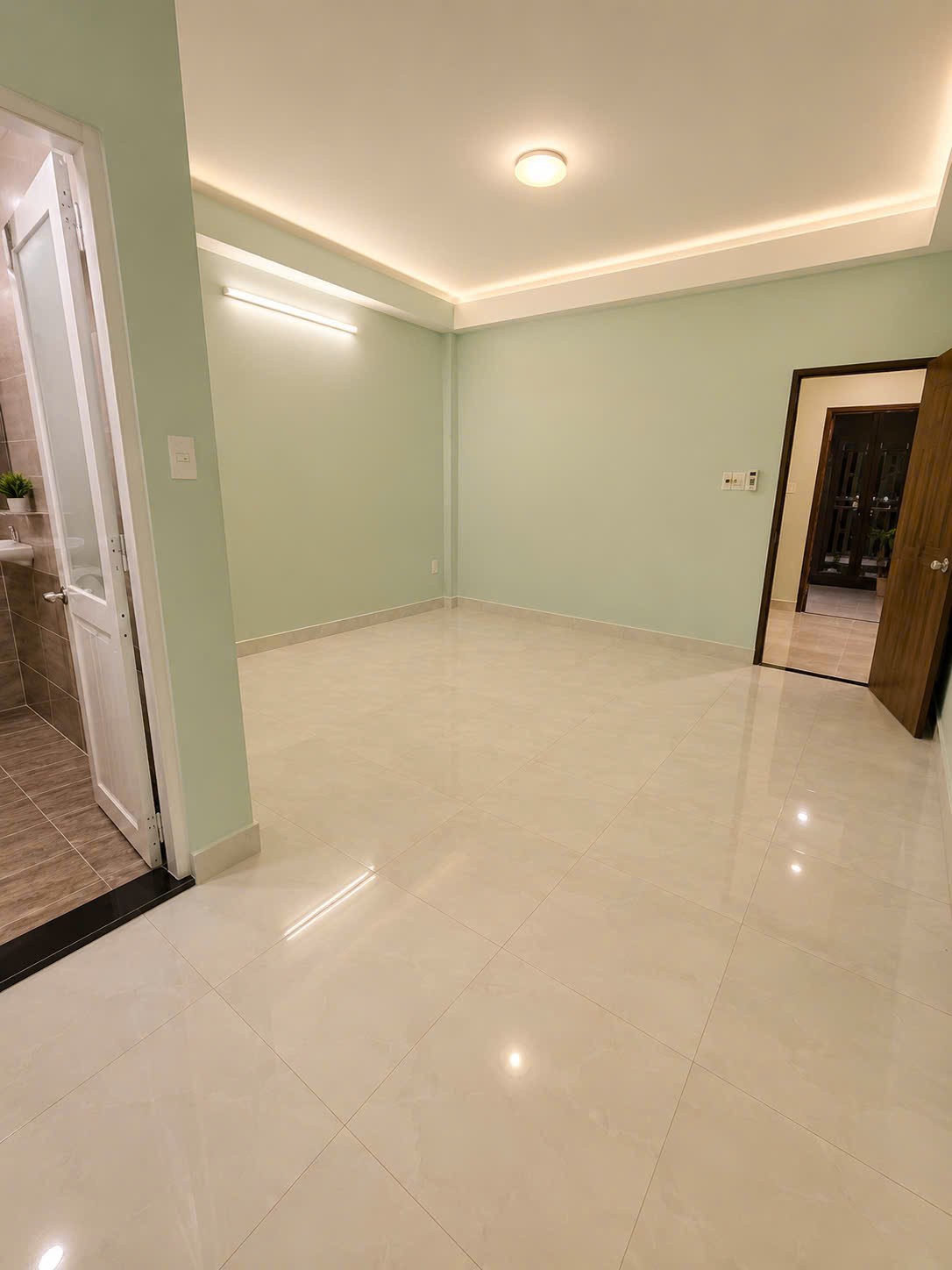 NHÀ LÔ GÓC 85M²- LÊ VĂN LƯƠNG– DT 5X17, 4 PN– ĐƯỜNG NHỰA 6M – SHR HOÀN CÔNG ĐỦ – GIÁ 5 TỶ HAI 5