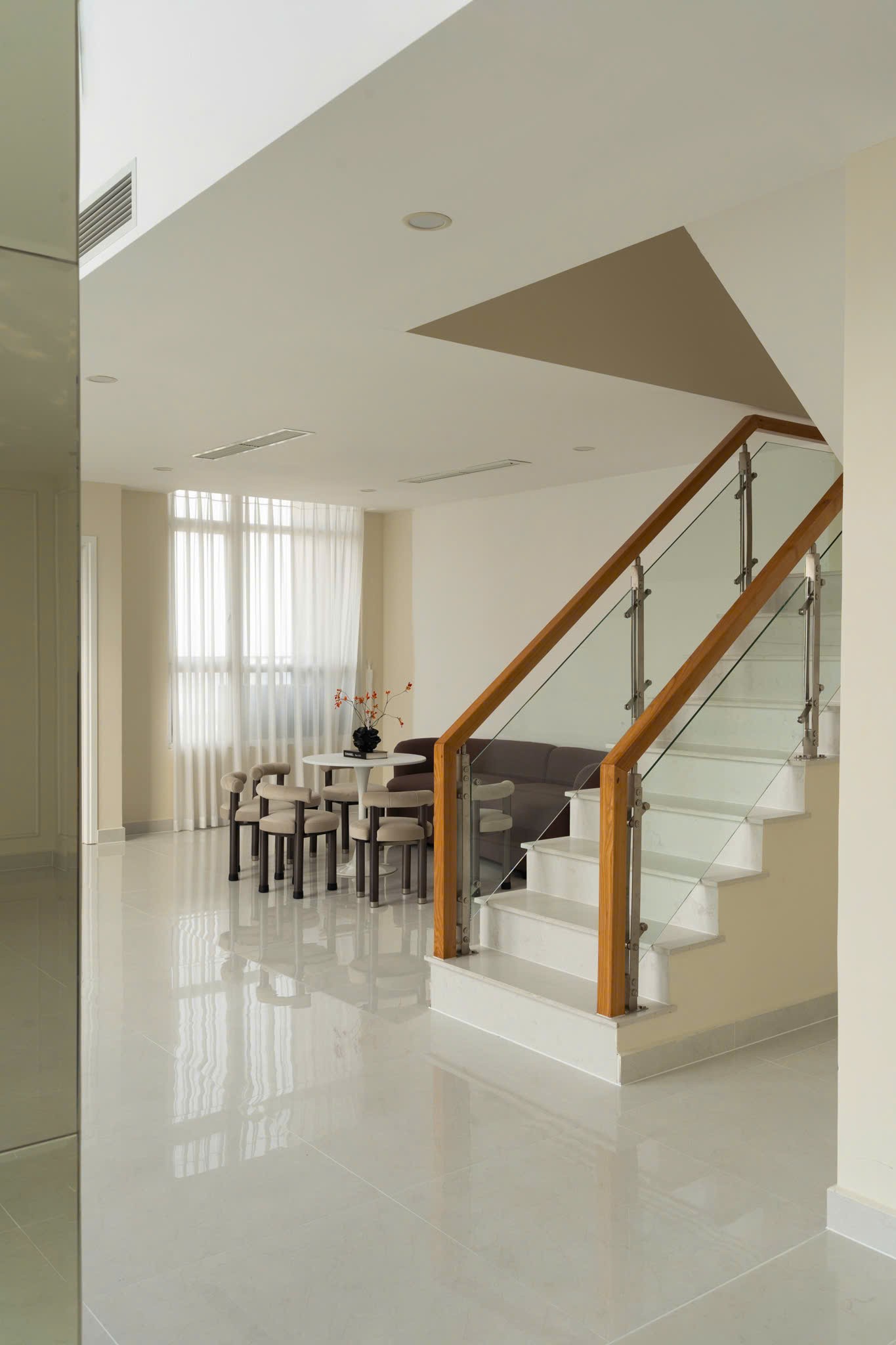 Cho thuê Căn hộ chung cư Quận 2, Hồ Chí Minh, Diện tích 300m², Giá Thương lượng 5