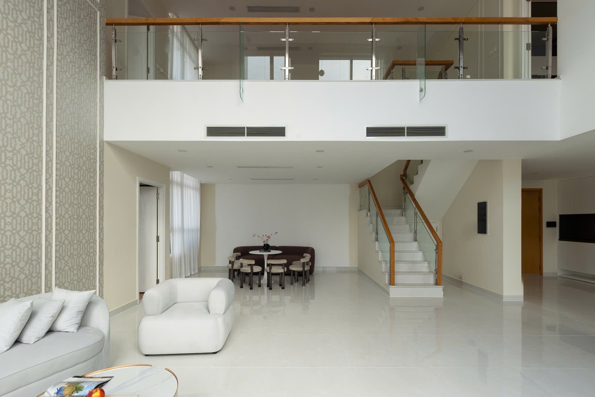 Cho thuê Căn hộ chung cư Quận 2, Hồ Chí Minh, Diện tích 300m², Giá Thương lượng 8