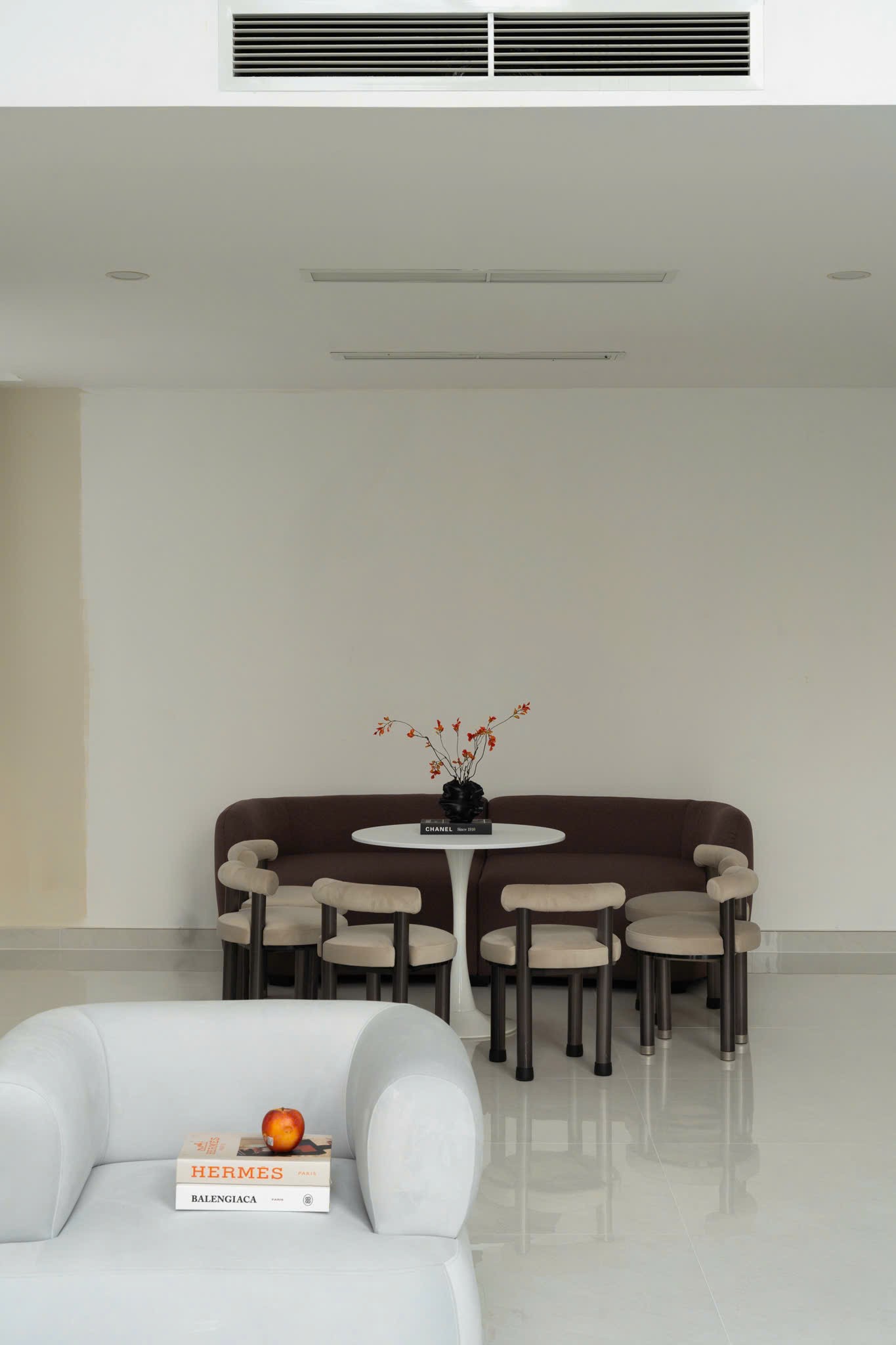 Cho thuê Căn hộ chung cư Quận 2, Hồ Chí Minh, Diện tích 300m², Giá Thương lượng 7