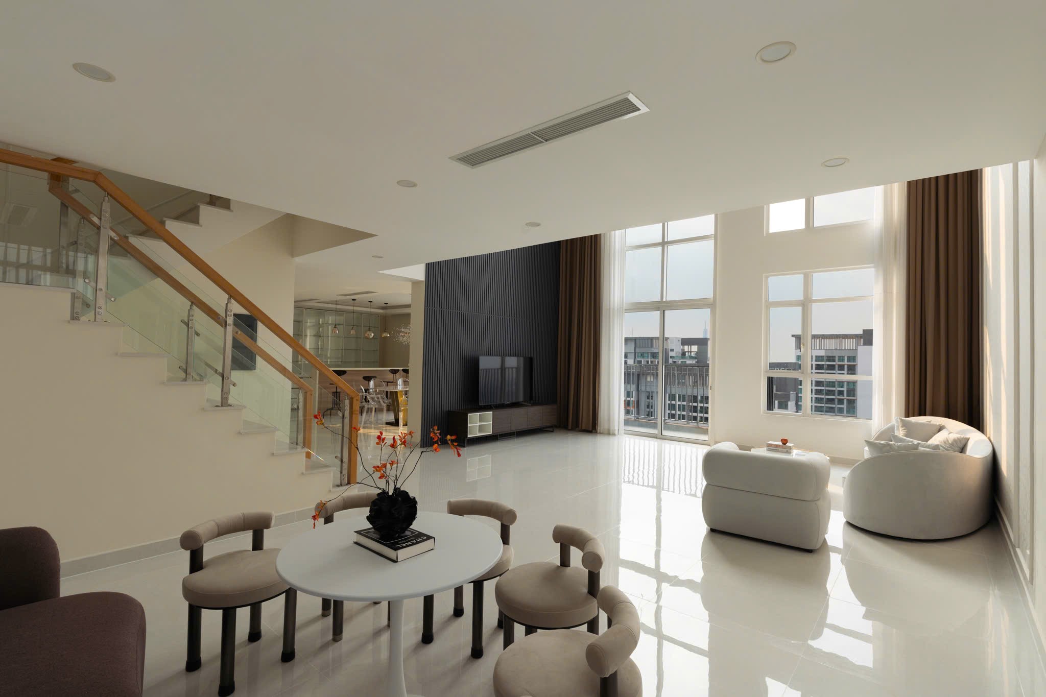 Cho thuê Căn hộ chung cư Quận 2, Hồ Chí Minh, Diện tích 300m², Giá Thương lượng 12