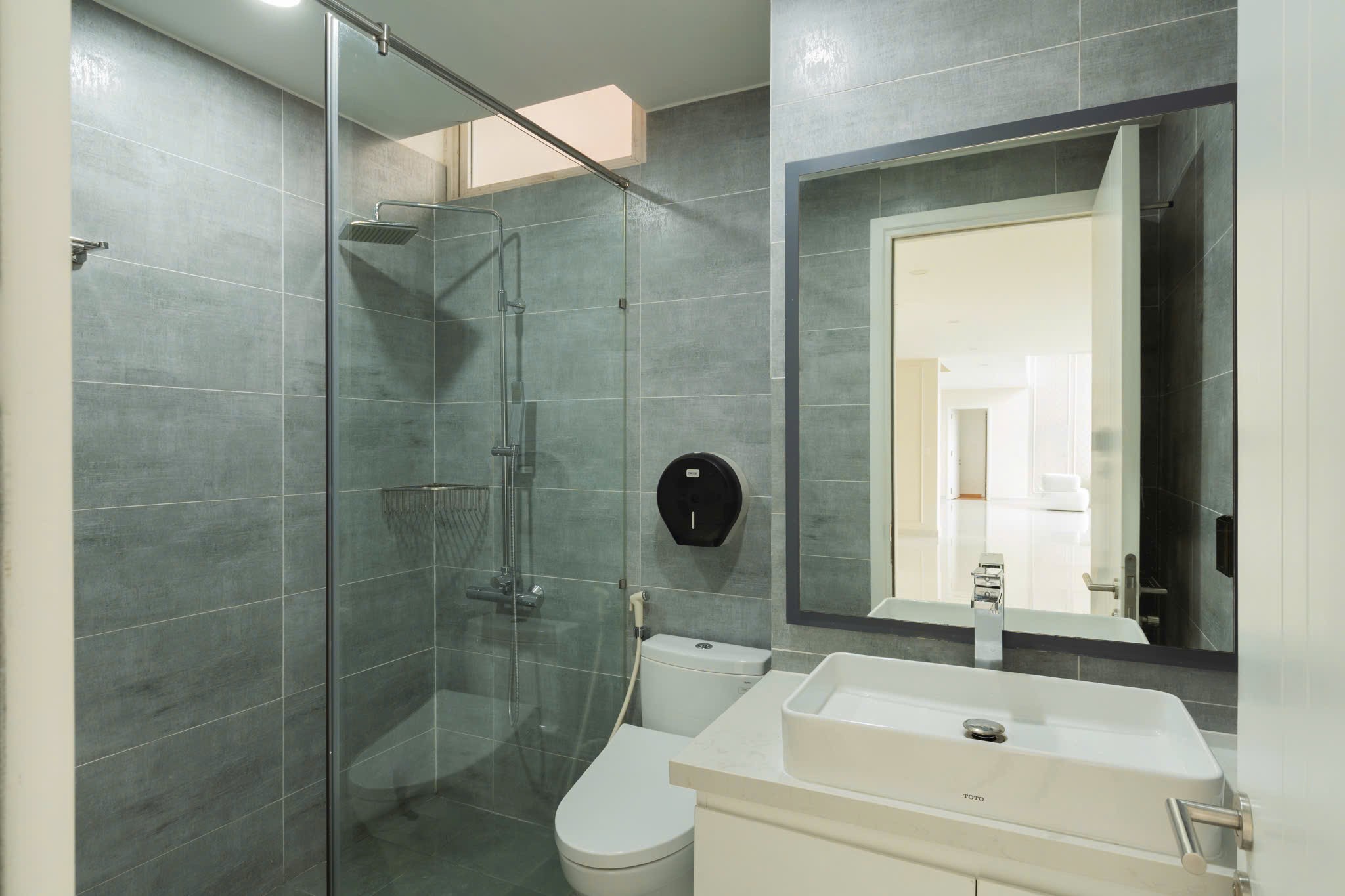 Cho thuê Căn hộ chung cư Quận 2, Hồ Chí Minh, Diện tích 300m², Giá Thương lượng 18
