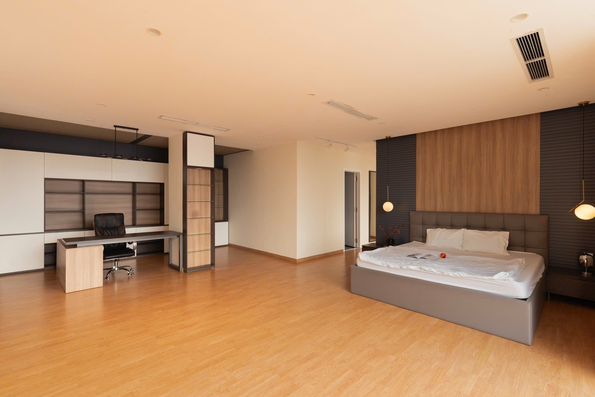 Cho thuê Căn hộ chung cư Quận 2, Hồ Chí Minh, Diện tích 300m², Giá Thương lượng 35