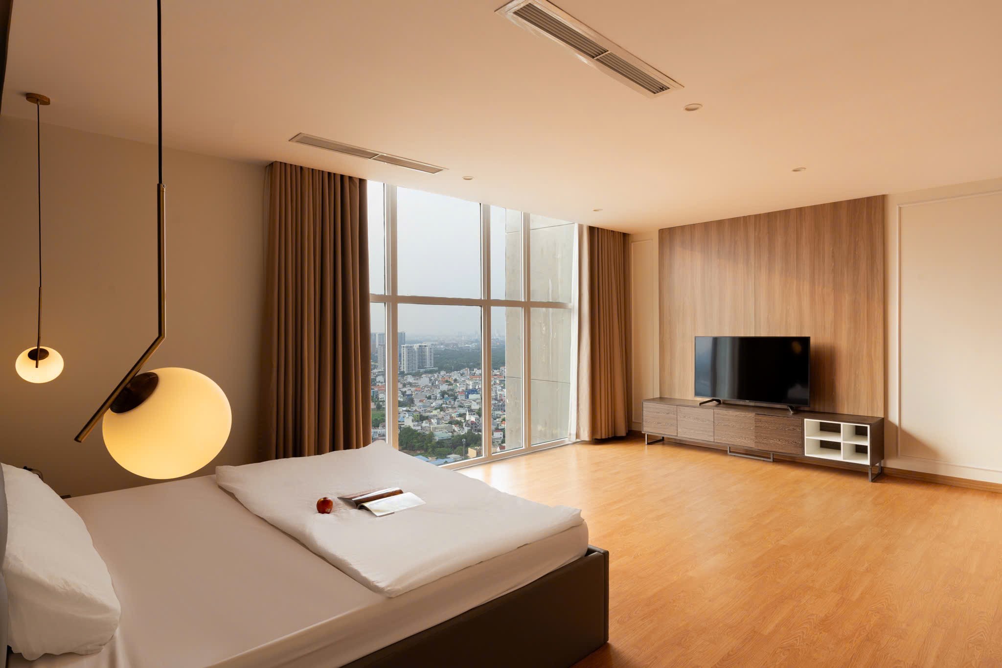 Cho thuê Căn hộ chung cư Quận 2, Hồ Chí Minh, Diện tích 300m², Giá Thương lượng 33