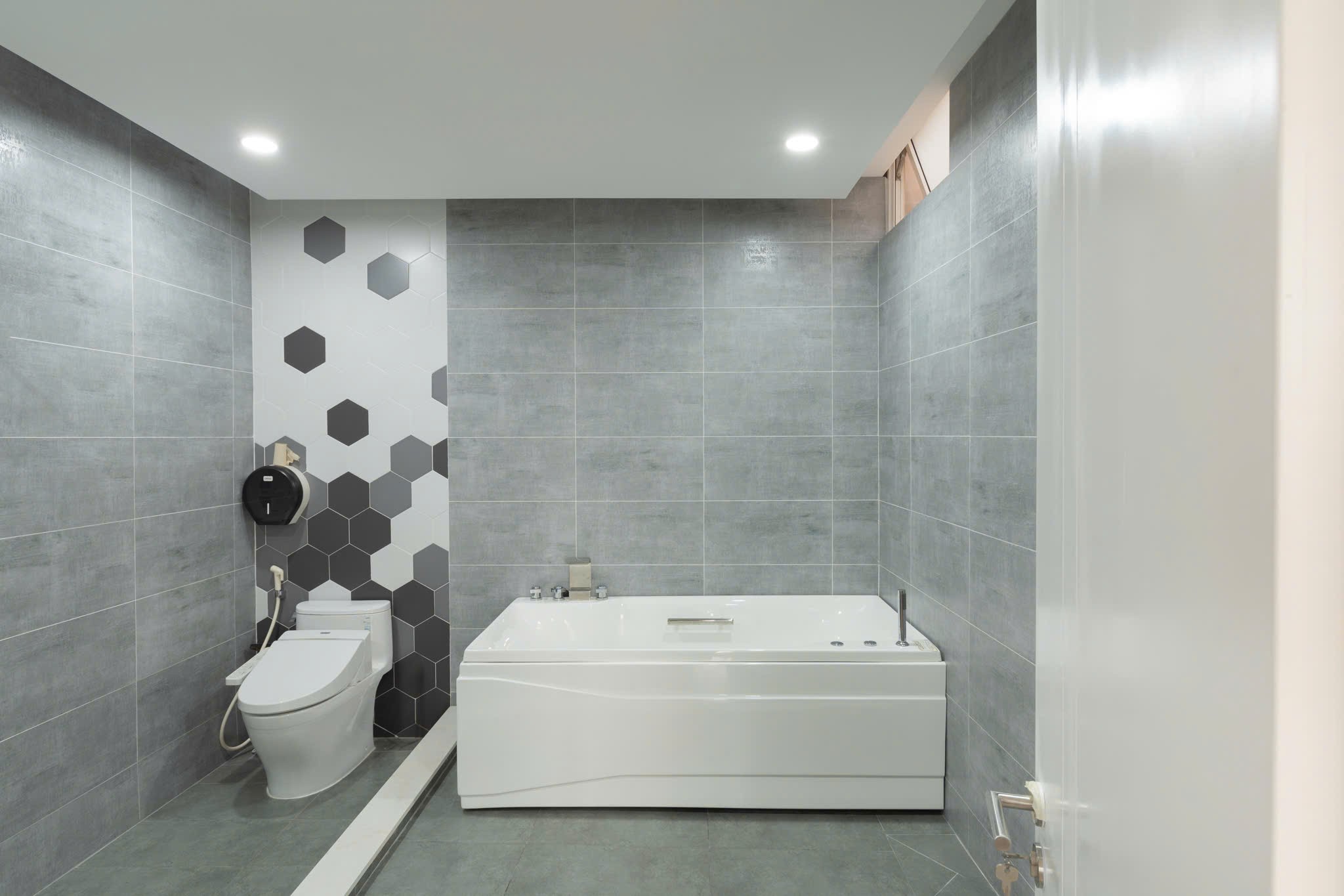 Cho thuê Căn hộ chung cư Quận 2, Hồ Chí Minh, Diện tích 300m², Giá Thương lượng 40