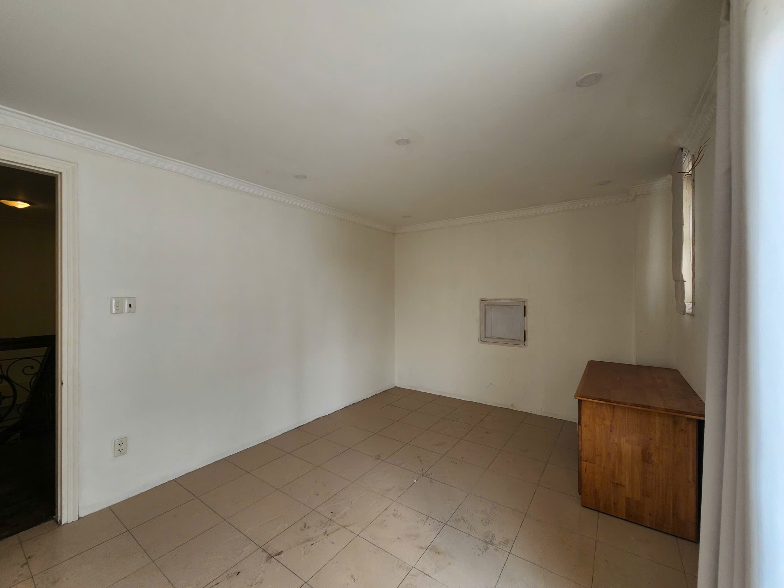 Cho thuê Biệt thự Phường Thảo Điền, Quận 2, Diện tích 650m², Giá Thương lượng 9
