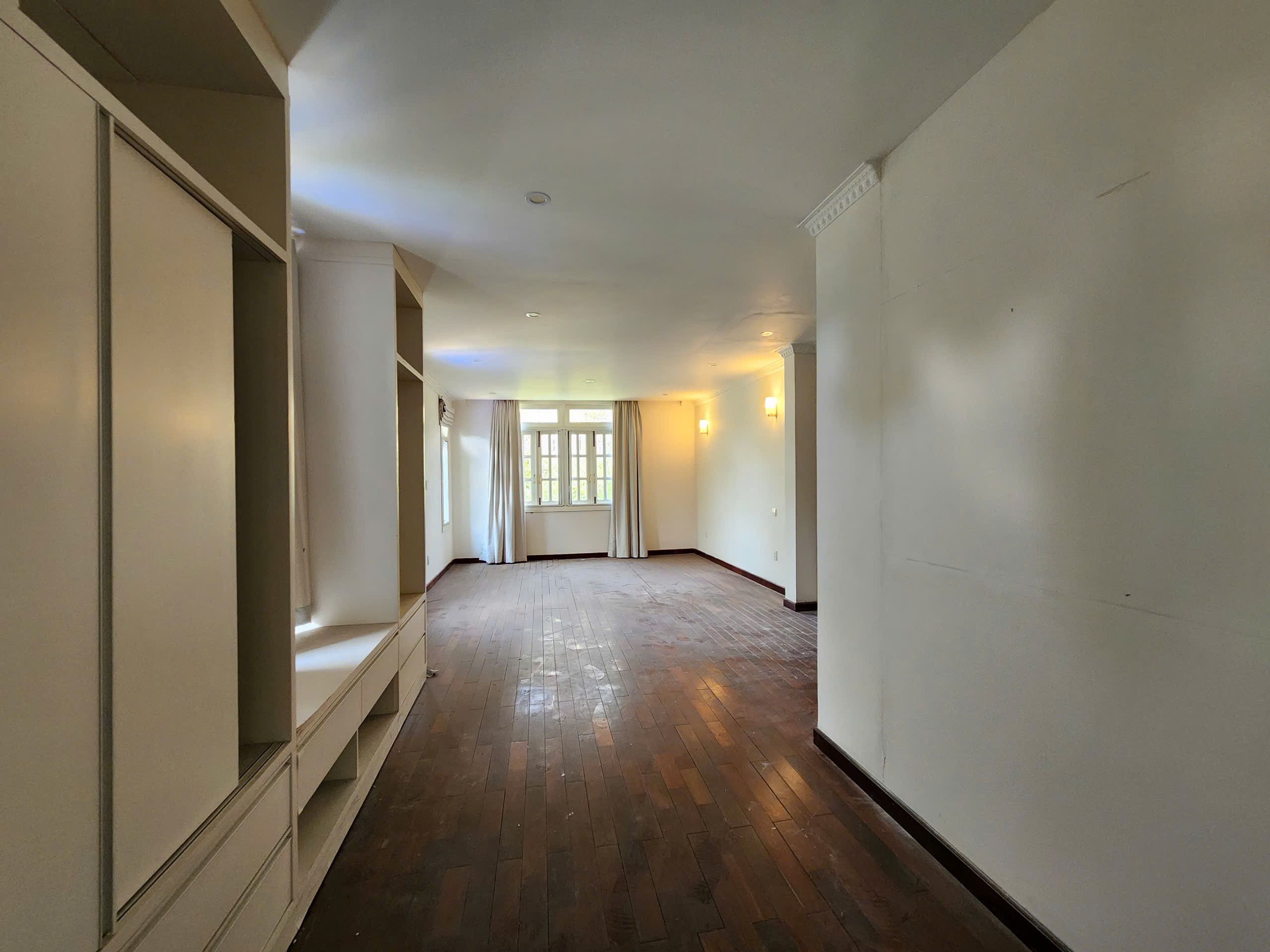 Cho thuê Biệt thự Phường Thảo Điền, Quận 2, Diện tích 650m², Giá Thương lượng 13