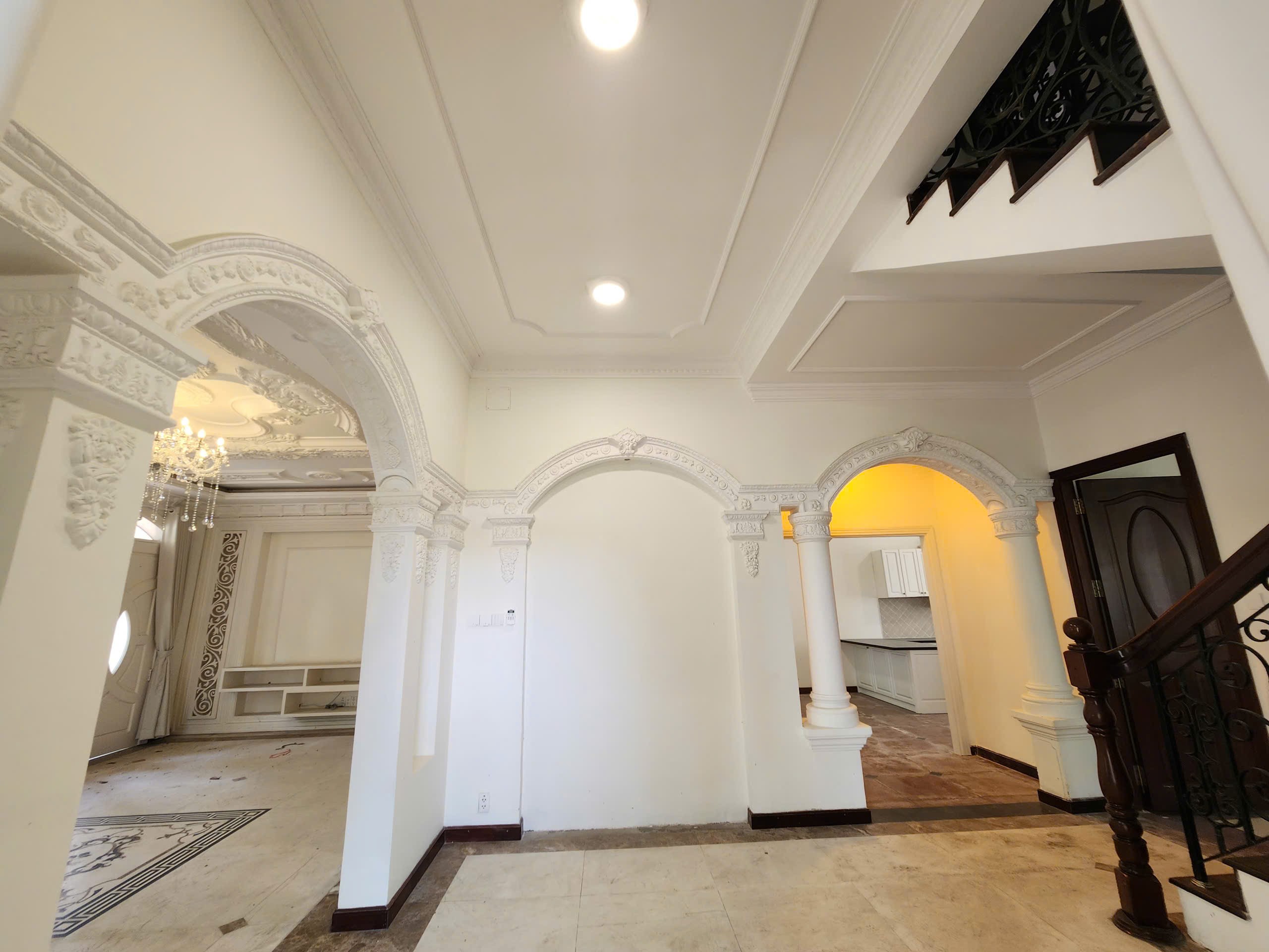 Cho thuê Biệt thự Phường Thảo Điền, Quận 2, Diện tích 650m², Giá Thương lượng 6