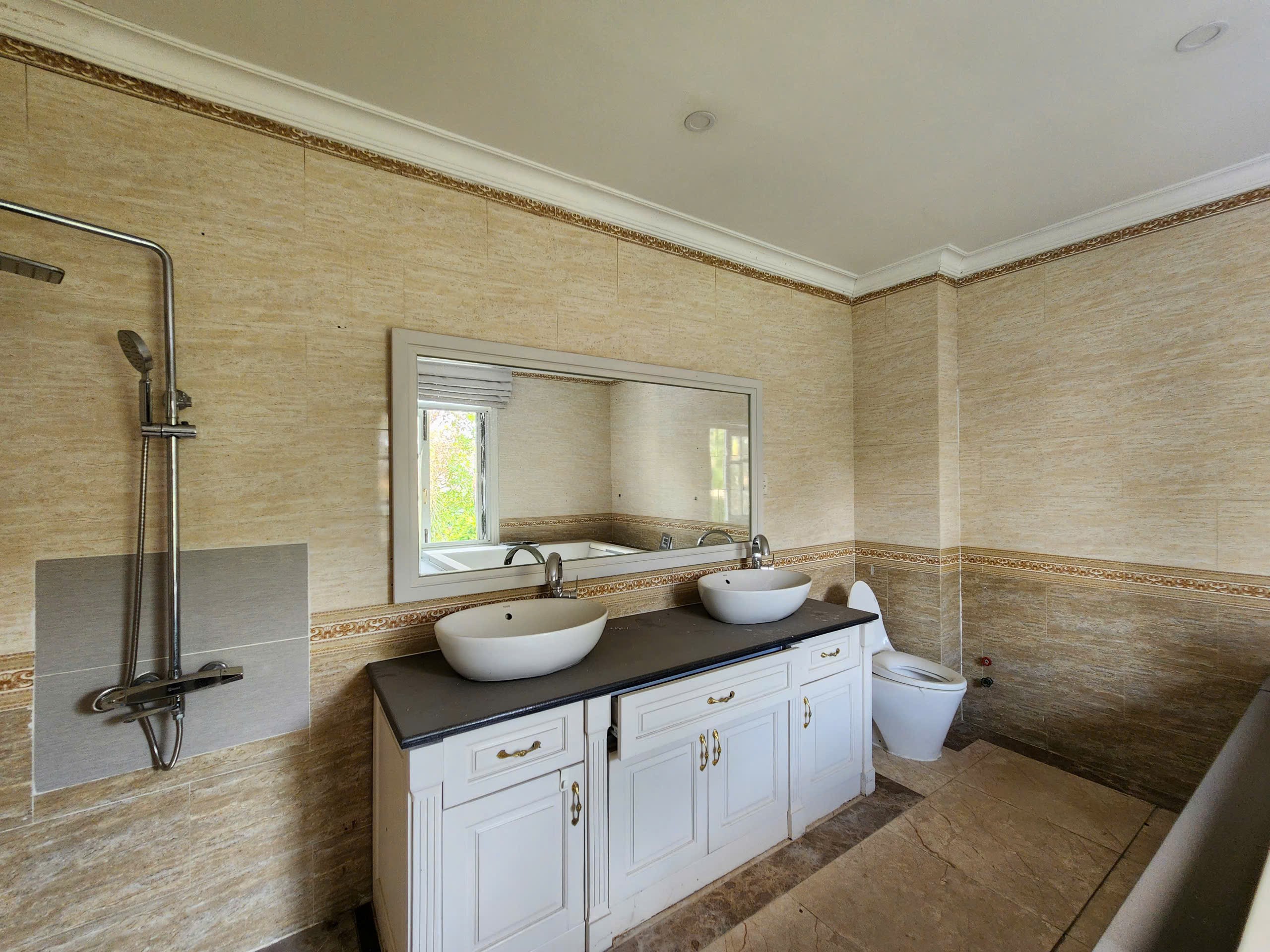 Cho thuê Biệt thự Phường Thảo Điền, Quận 2, Diện tích 650m², Giá Thương lượng 12