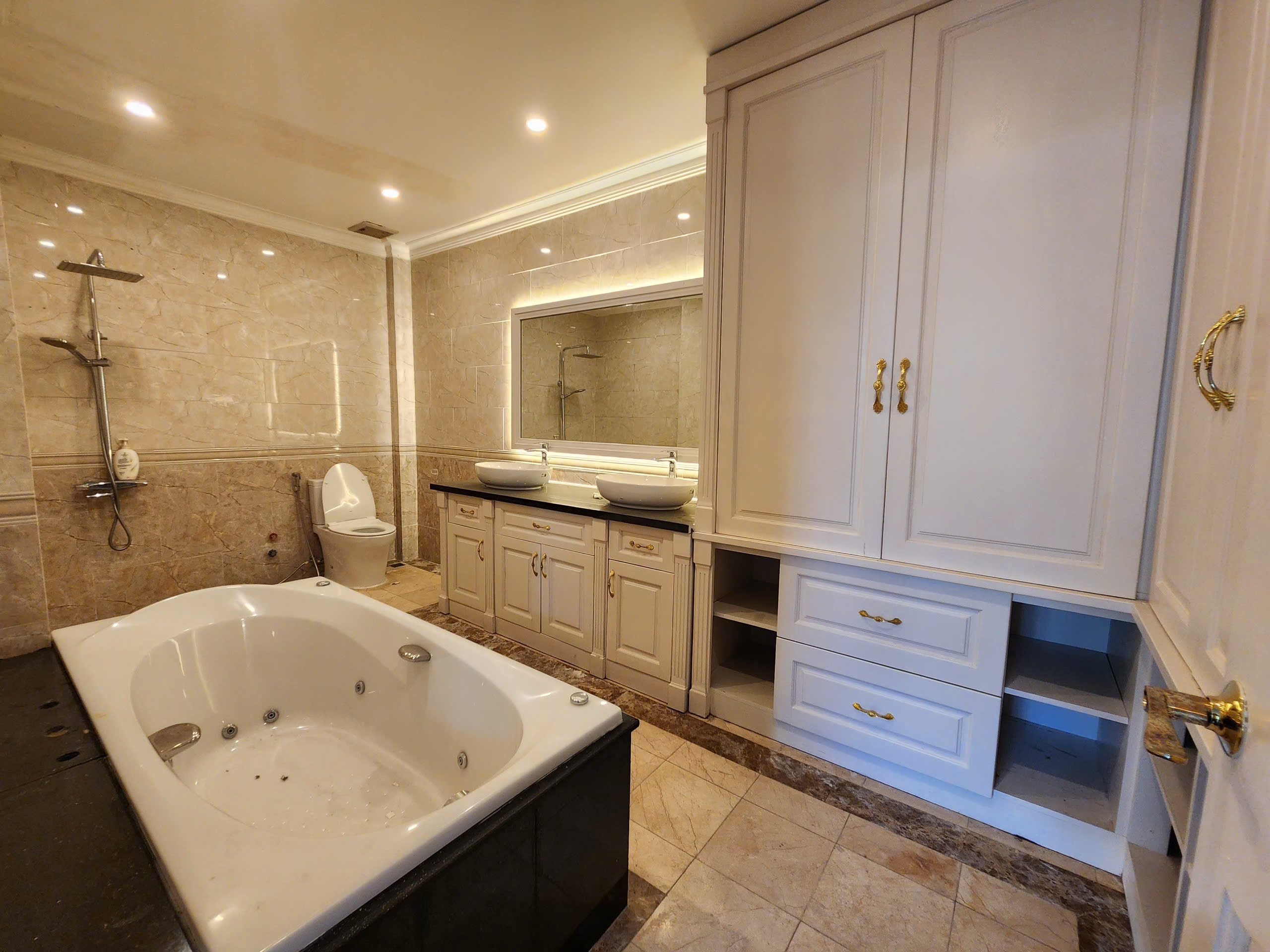Cho thuê Biệt thự Phường Thảo Điền, Quận 2, Diện tích 650m², Giá Thương lượng 16