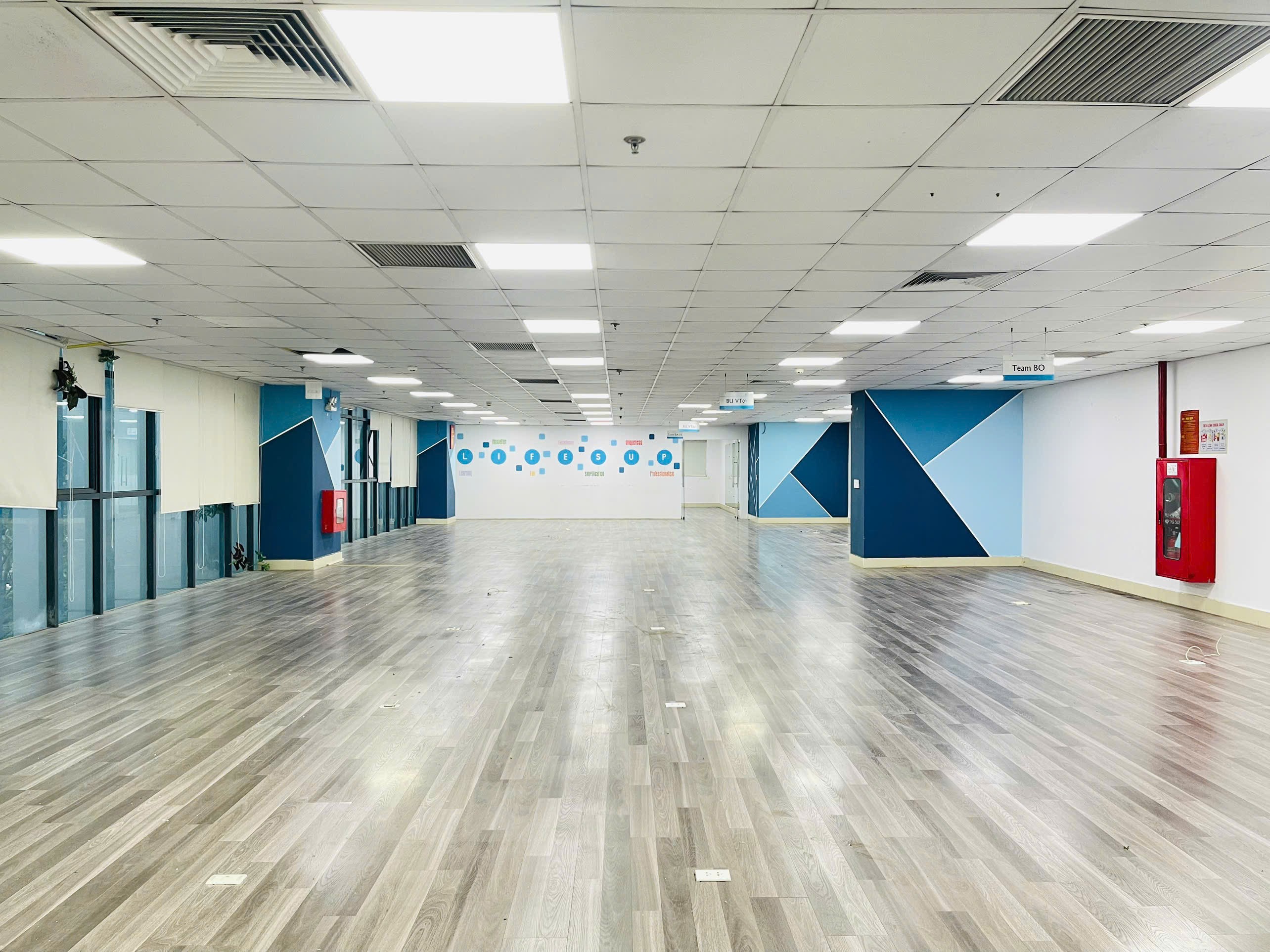 Cho thuê 430m sàn VP toà MHDI Hoàng Quốc Việt, giá hợp lý, sẵn bàn giao 1