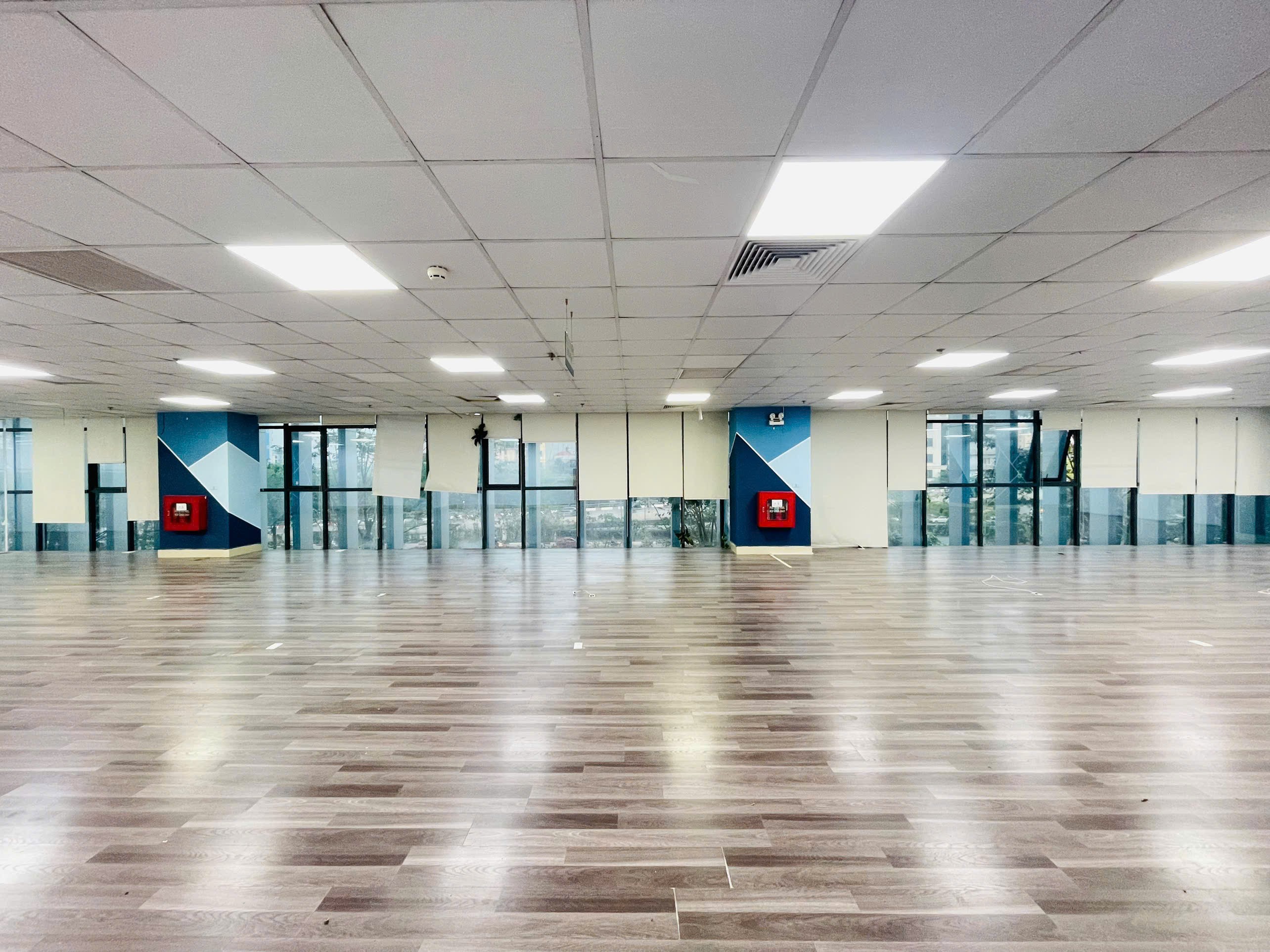 Cho thuê 430m sàn VP toà MHDI Hoàng Quốc Việt, giá hợp lý, sẵn bàn giao 2