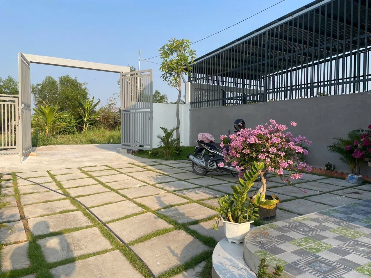 Bán nhà vườn đẹp , đường oto beton xã Phước Vân, Cần Đước tdt 900m2 ( 238m2 thổ) 2pn giá 4 tỷ 9