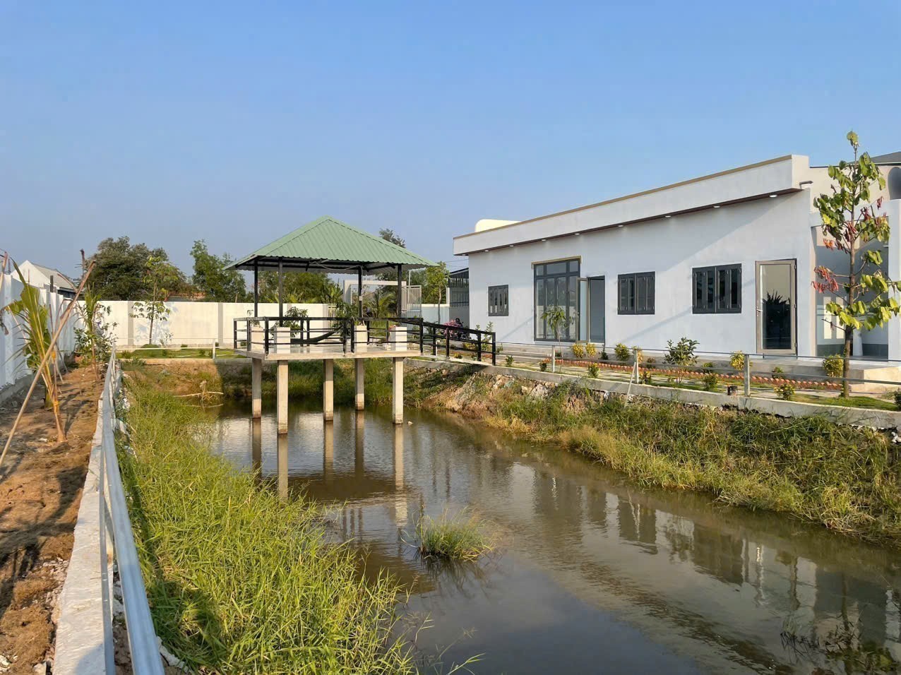 Bán nhà vườn đẹp , đường oto beton xã Phước Vân, Cần Đước tdt 900m2 ( 238m2 thổ) 2pn giá 4 tỷ 19