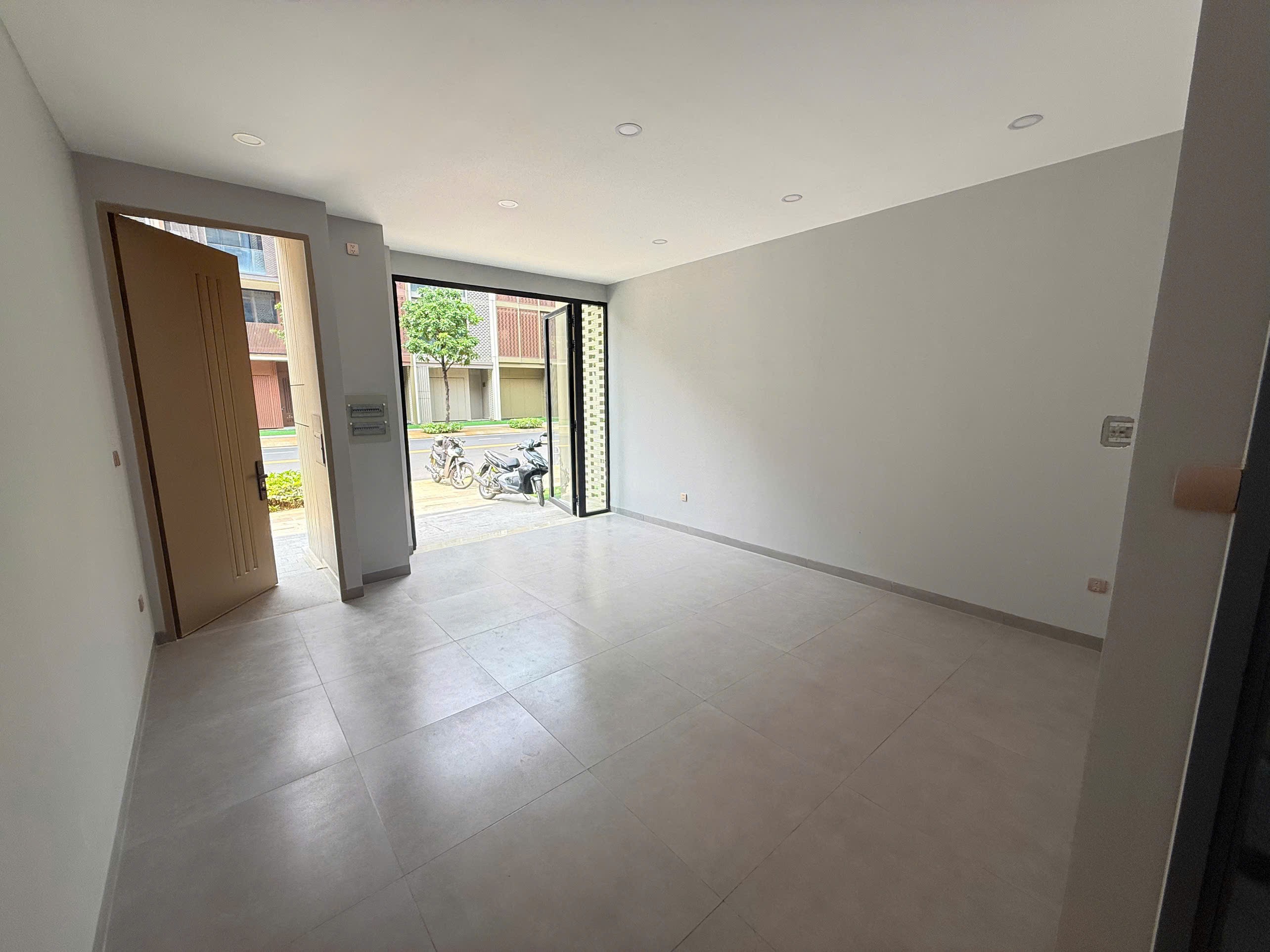 Cho thuê Nhà mặt tiền Quận 2, Hồ Chí Minh, Diện tích 95m², Giá 55 Triệu/tháng