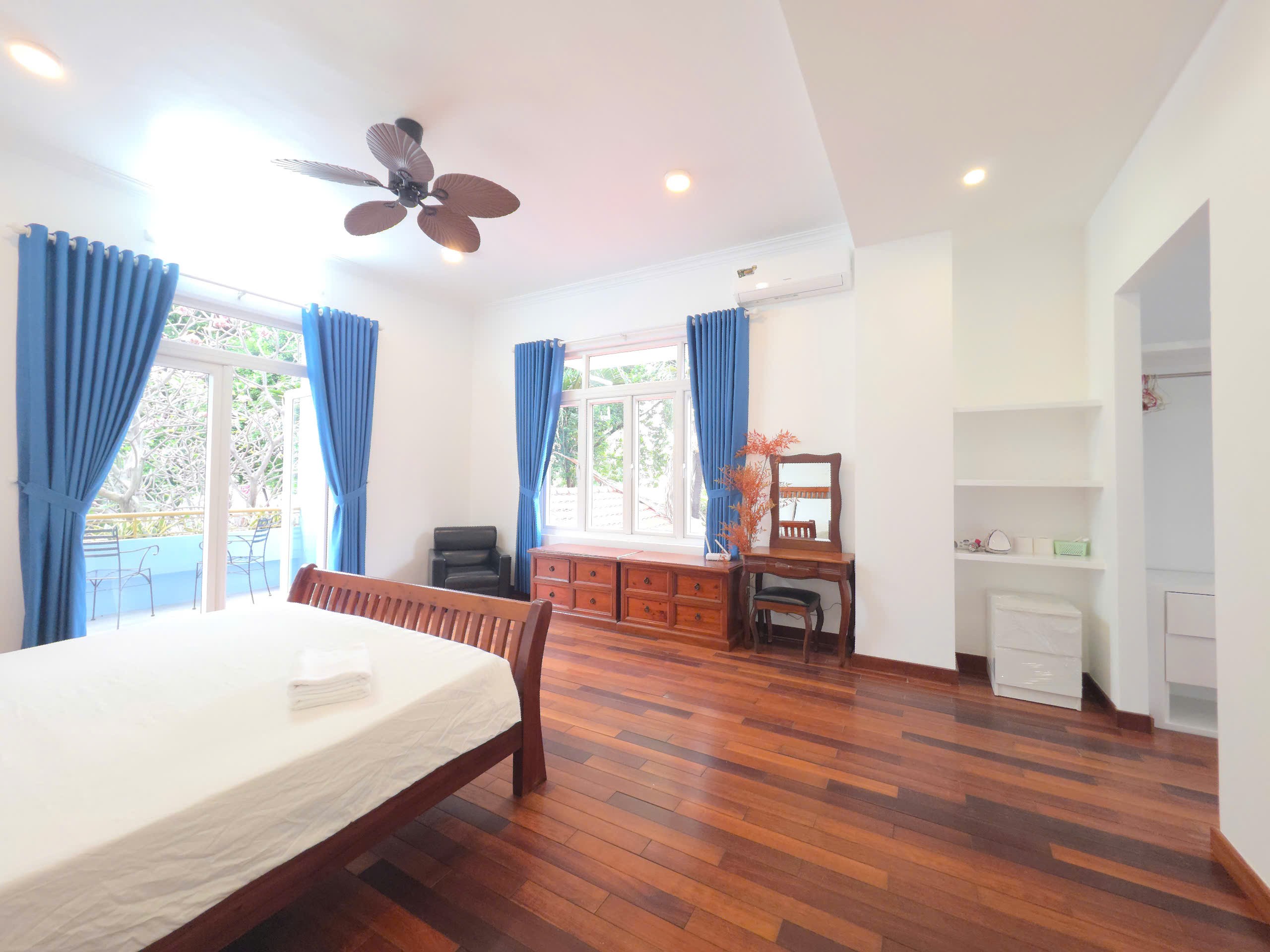 Cho thuê Biệt thự Phường Thảo Điền, Quận 2, Diện tích 432m², Giá Thương lượng 3