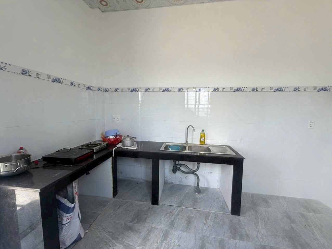 Bán nhà vườn mới xây có sân vườn , chòi thủy tạ xã Thạnh Đức tdt 1000m2 ( 300m2 thổ) giá 3 tỷ 6