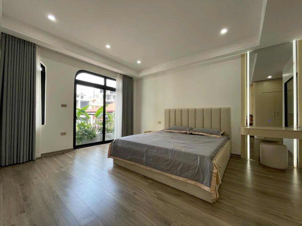 HÓT CHỦ DI CƯ NƯỚC NGOÀI BÁN GẤP NHÀ LONG BIÊN 2
