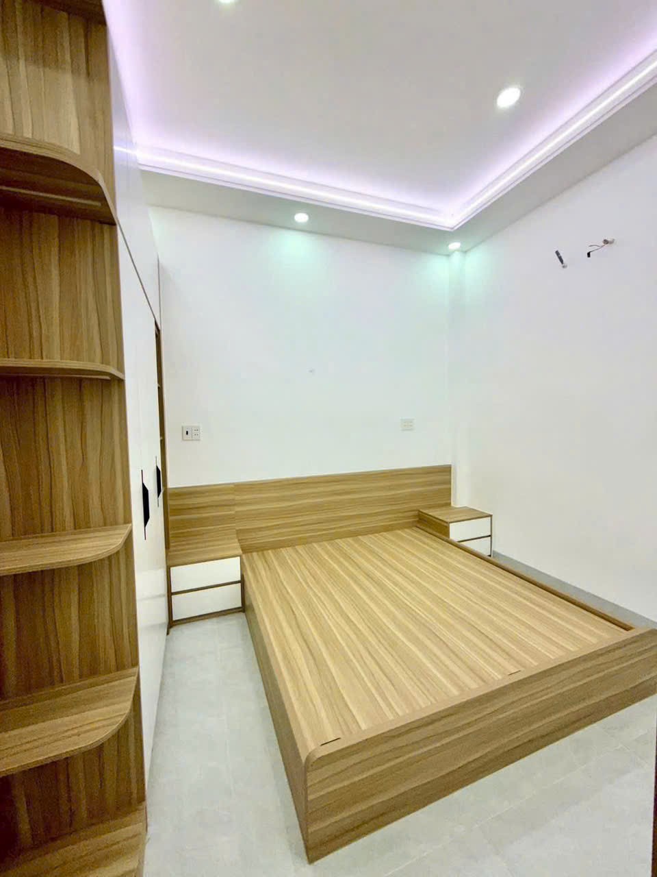 Bán nhà mới xây gần chợ Gò Đen dt 108m2 1 lửng, 3pn,3wc giá 2,65 tỷ 2