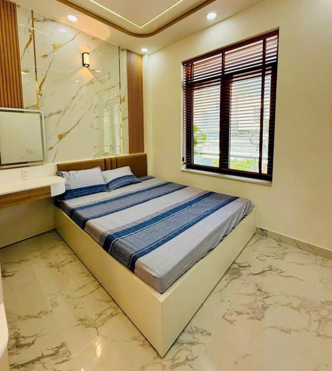 NHÀ HẺM 1942 HUỲNH TẤN PHÁT, NGANG 6.4M, 5 PHÒNG, CHỈ HƠN 6 TỶ 3