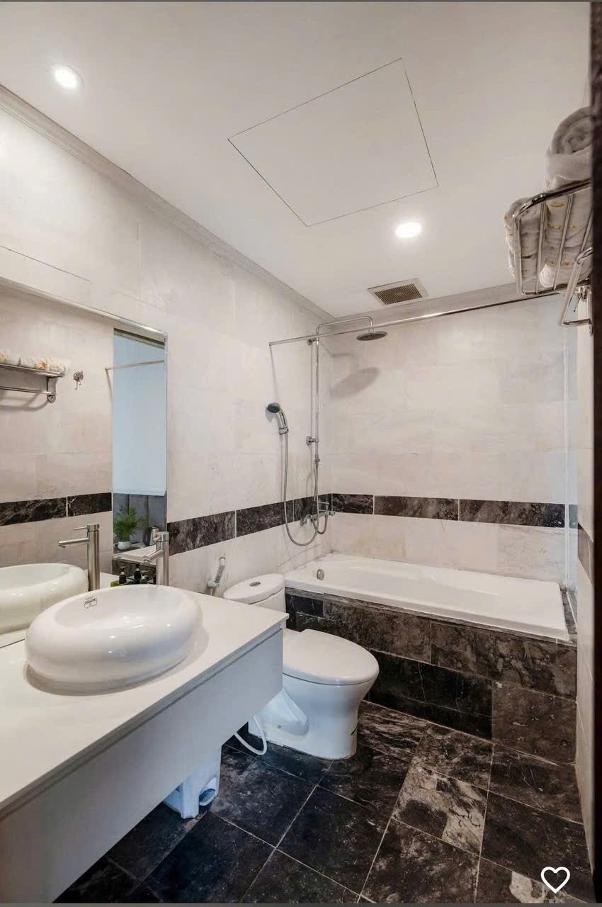 Cần bán Nhà mặt tiền Thủ Đức, Hồ Chí Minh, Diện tích 240m², Giá Thương lượng 6