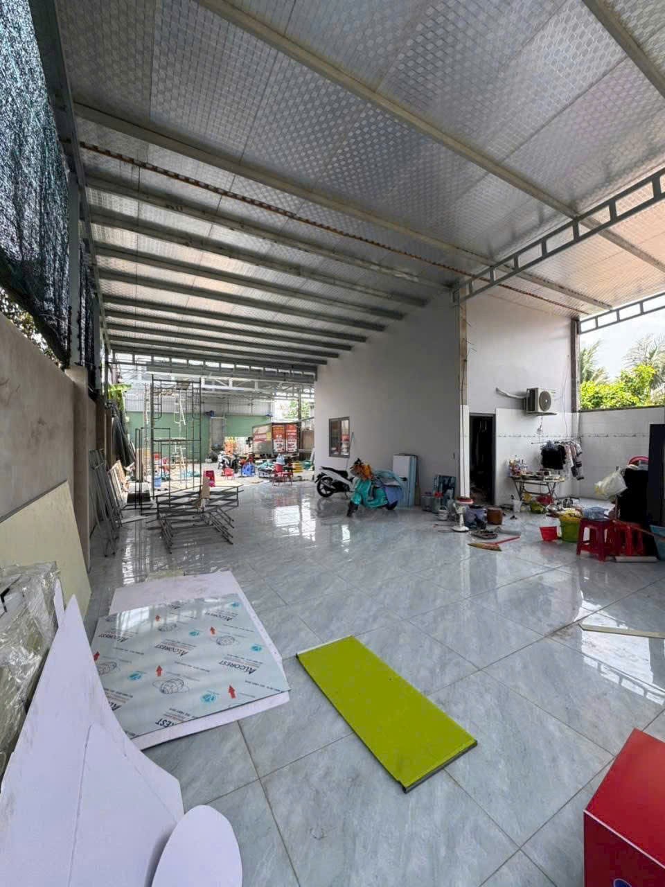 Bán nhà kho mới xây đường xe tải xã Tân Thạnh Đông ,dt 396m2 (100m2 thổ) giá 6,8 tỷ 2