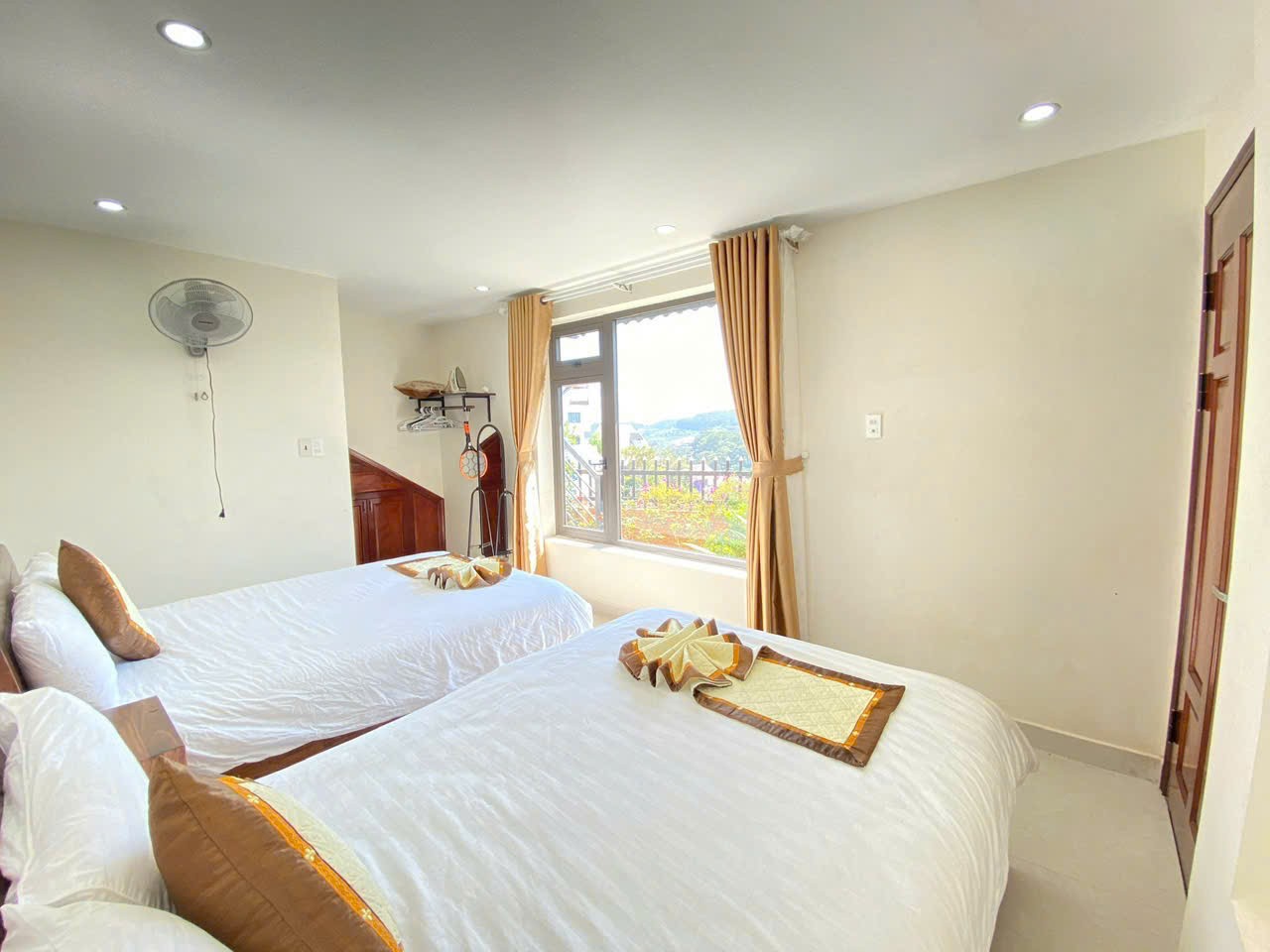 Cho thuê villa 8 phòng ngủ đường Hùng Vương phường 9 Đà Lạt giá 18 triệu/tháng 4