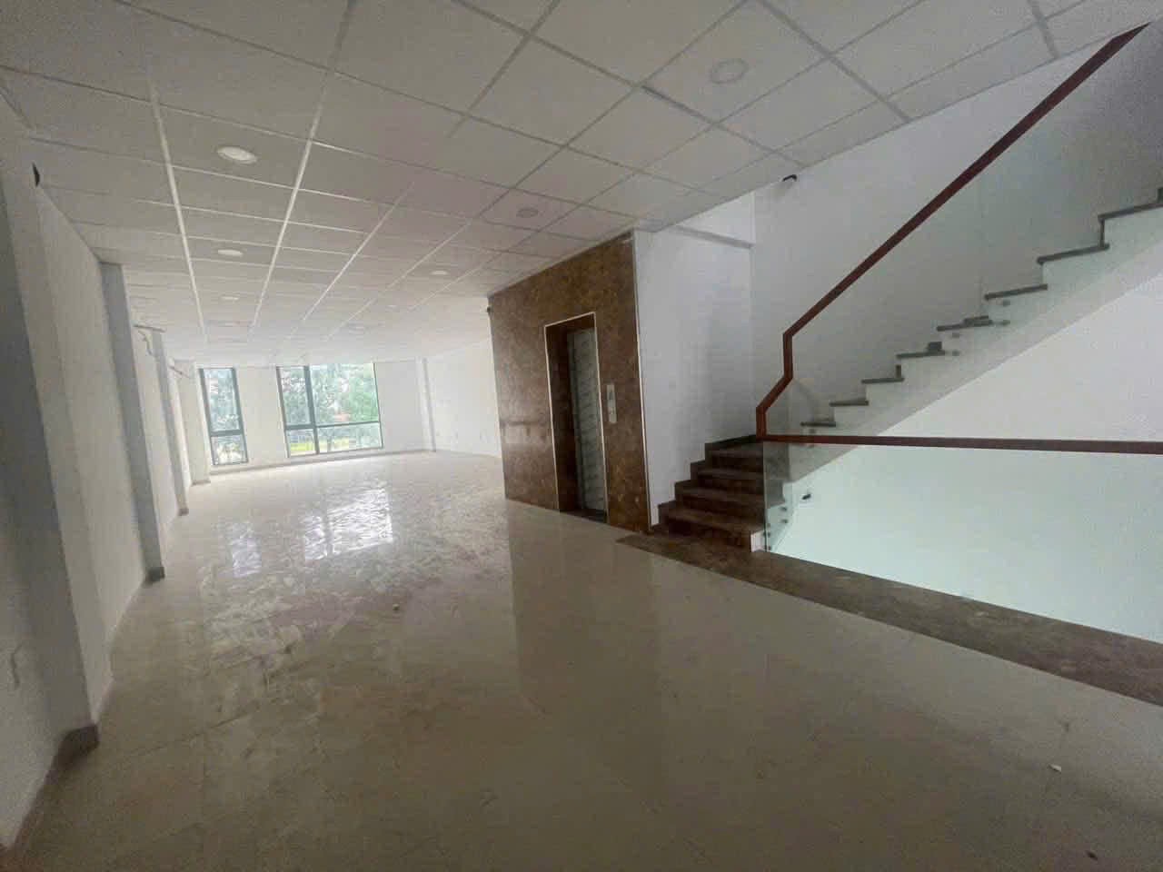 Cho thuê Nhà mặt tiền Phường Phú Hữu, Quận 9, Diện tích 132m², Giá 45 Triệu/tháng