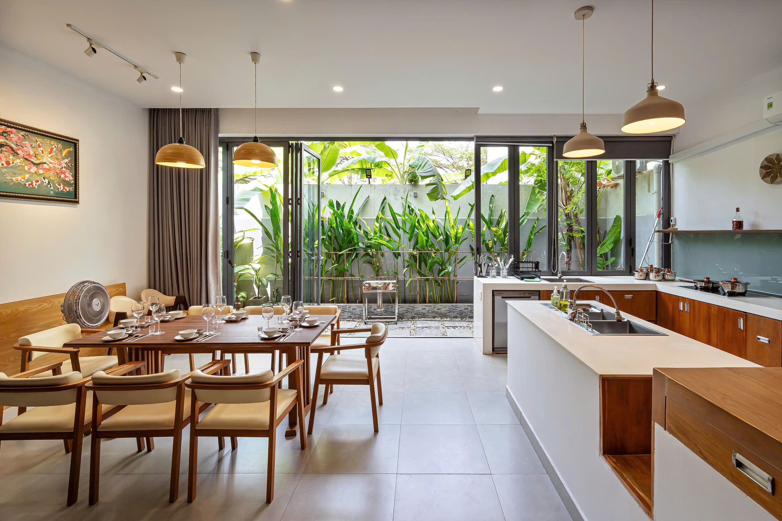 Cho thuê Biệt thự Phường Phú Mỹ, Quận 7, Diện tích 200m², Giá Thương lượng 3
