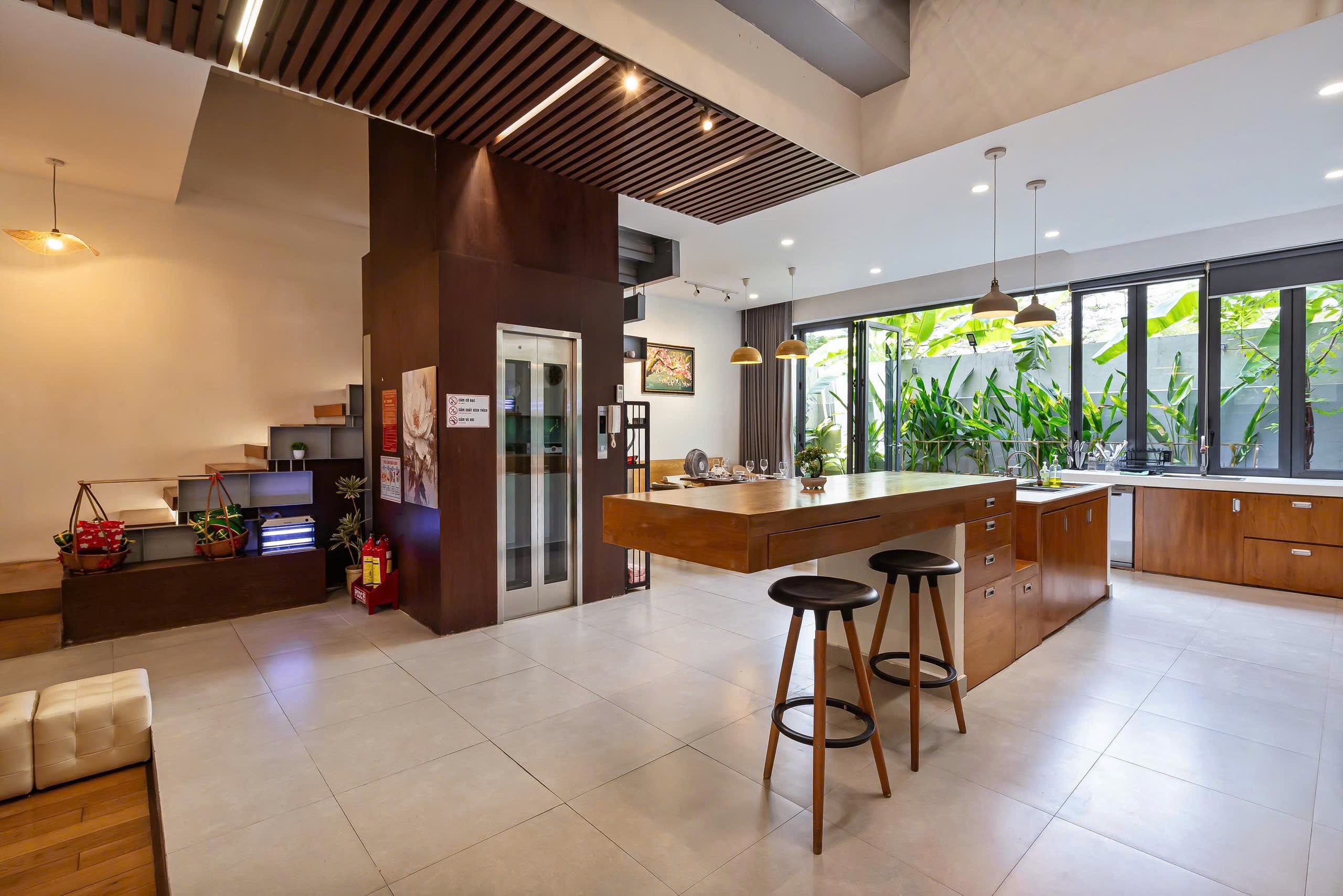 Cho thuê Biệt thự Phường Phú Mỹ, Quận 7, Diện tích 200m², Giá Thương lượng 8
