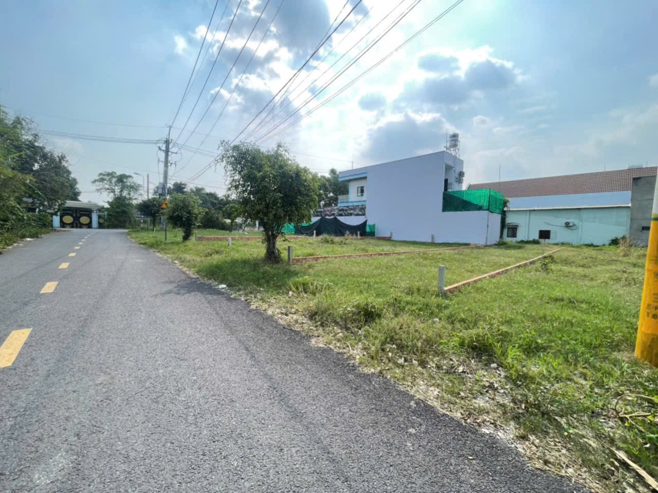 Bán đất mt đường nhựa Phan Thị So, xã Phước Vĩnh An tdt 955m2 ( 144m2 thổ ) giá chốt 7 tỷ 5
