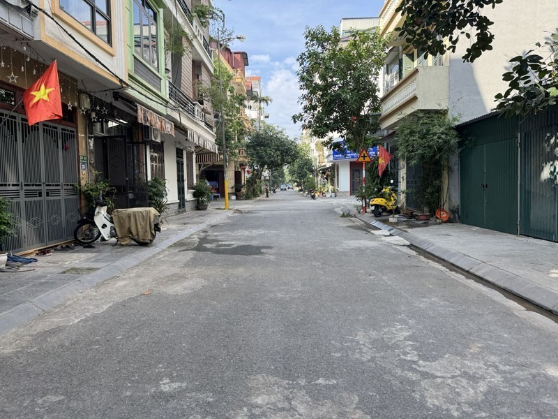 Bán Đất TĐC Xóm Lò Thanh Am 40m2, Đón Sóng Hạ Tầng: Công Viên, Hồ Điều Hòa