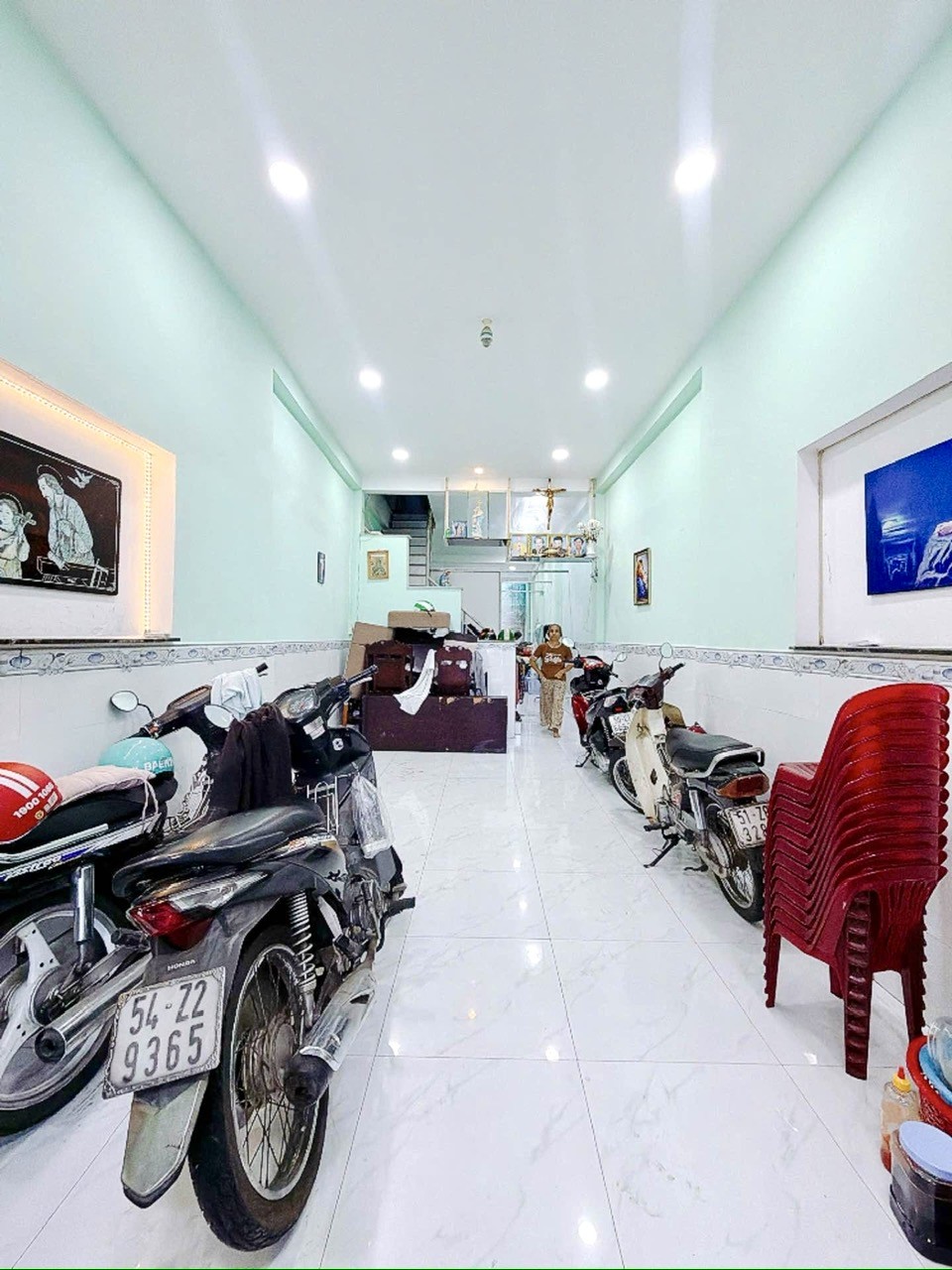 BÁN NHÀ XE HƠI ĐẬU CỬA Đ.XÓM CHIẾU- LUU THÔNG THUẬN TIỆN QUA CÁC TUYẾN ĐƯỜNG- TÔN THẤT THUYẾT- TÔN 2
