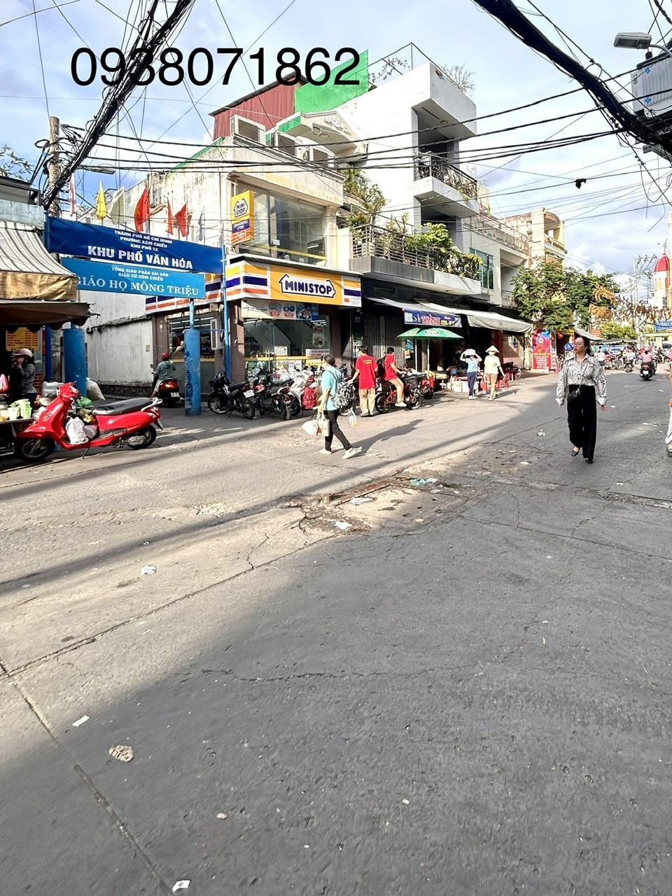 BÁN NHÀ 2 TẦNG HXH- GẦN NHÀ THỜ XÓM CHIẾU- GIAO THƯƠNG TÔN THẤT THUYẾT VỚI NGUYỄN TẤT THÀNH. 3