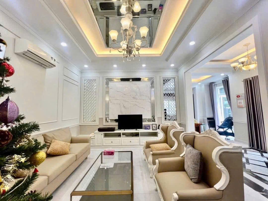 Cho thuê Biệt thự Phường Phú Mỹ, Quận 7, Diện tích 216m², Giá Thương lượng 2