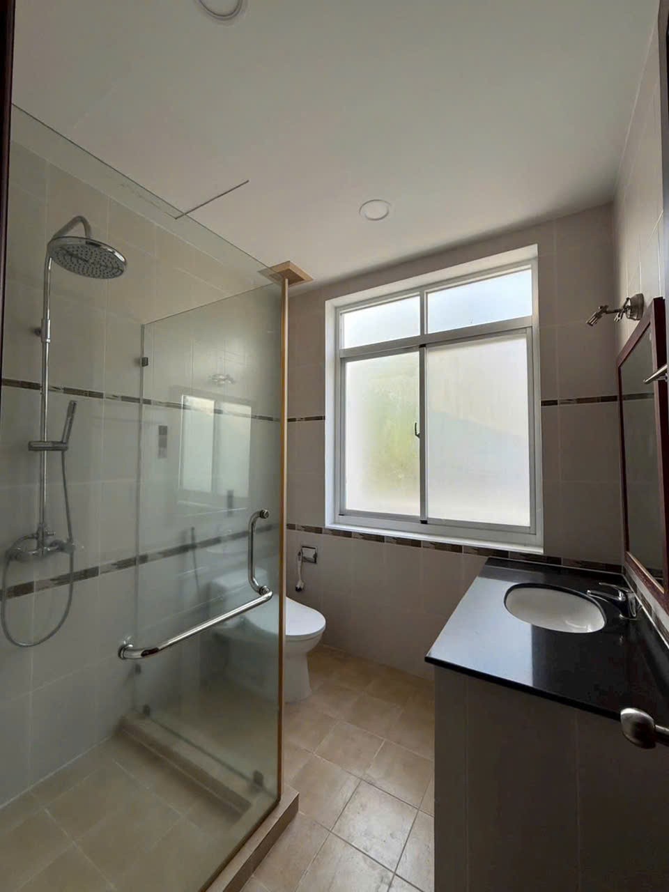 Cho thuê Nhà mặt tiền Phường Phú Mỹ, Quận 7, Diện tích 190m², Giá 80 Triệu/tháng