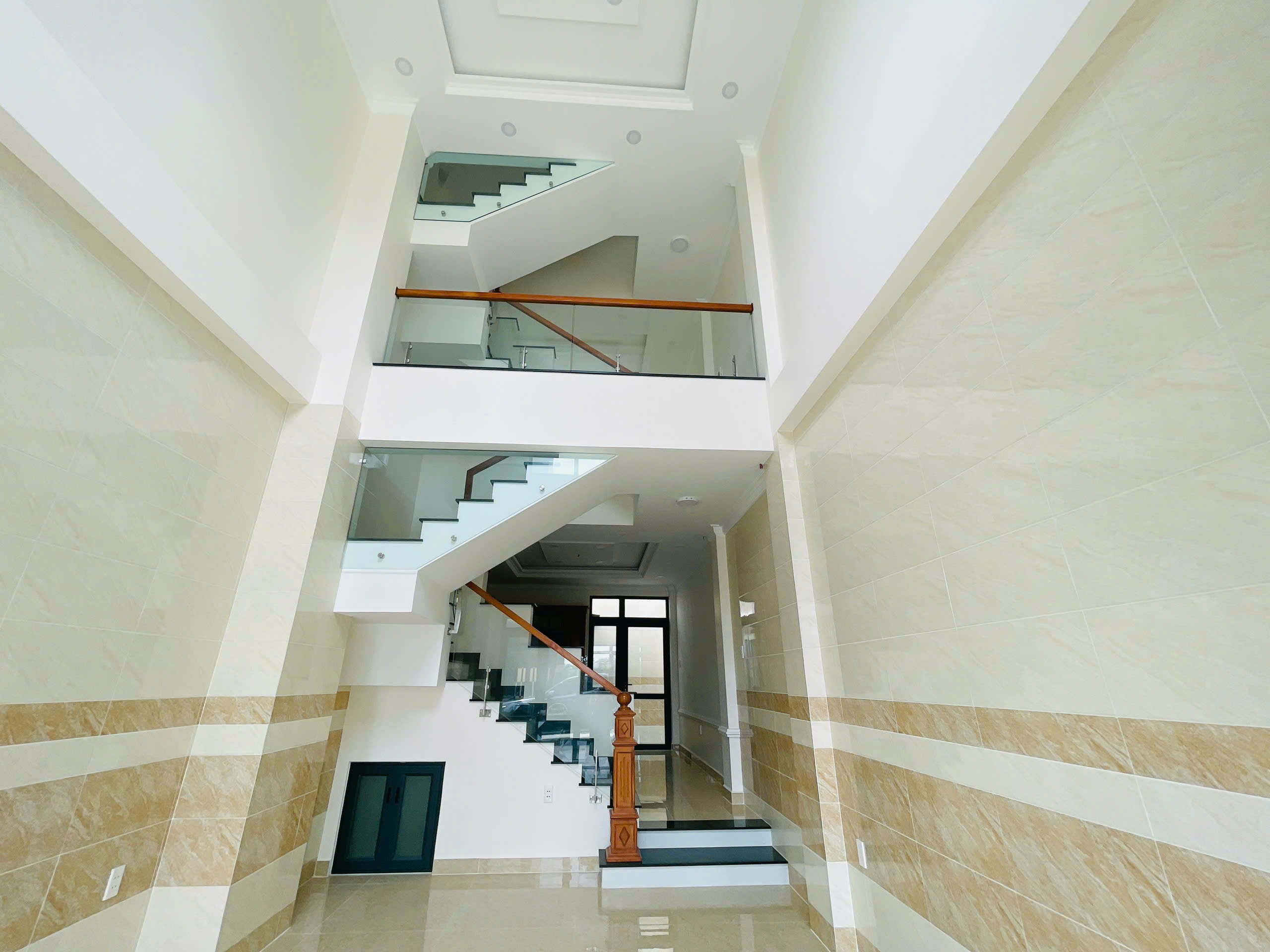 Cần bán Nhà mặt tiền Phường Hiệp Bình Phước, Thủ Đức, Diện tích 100m², Giá 8.999 Tỷ