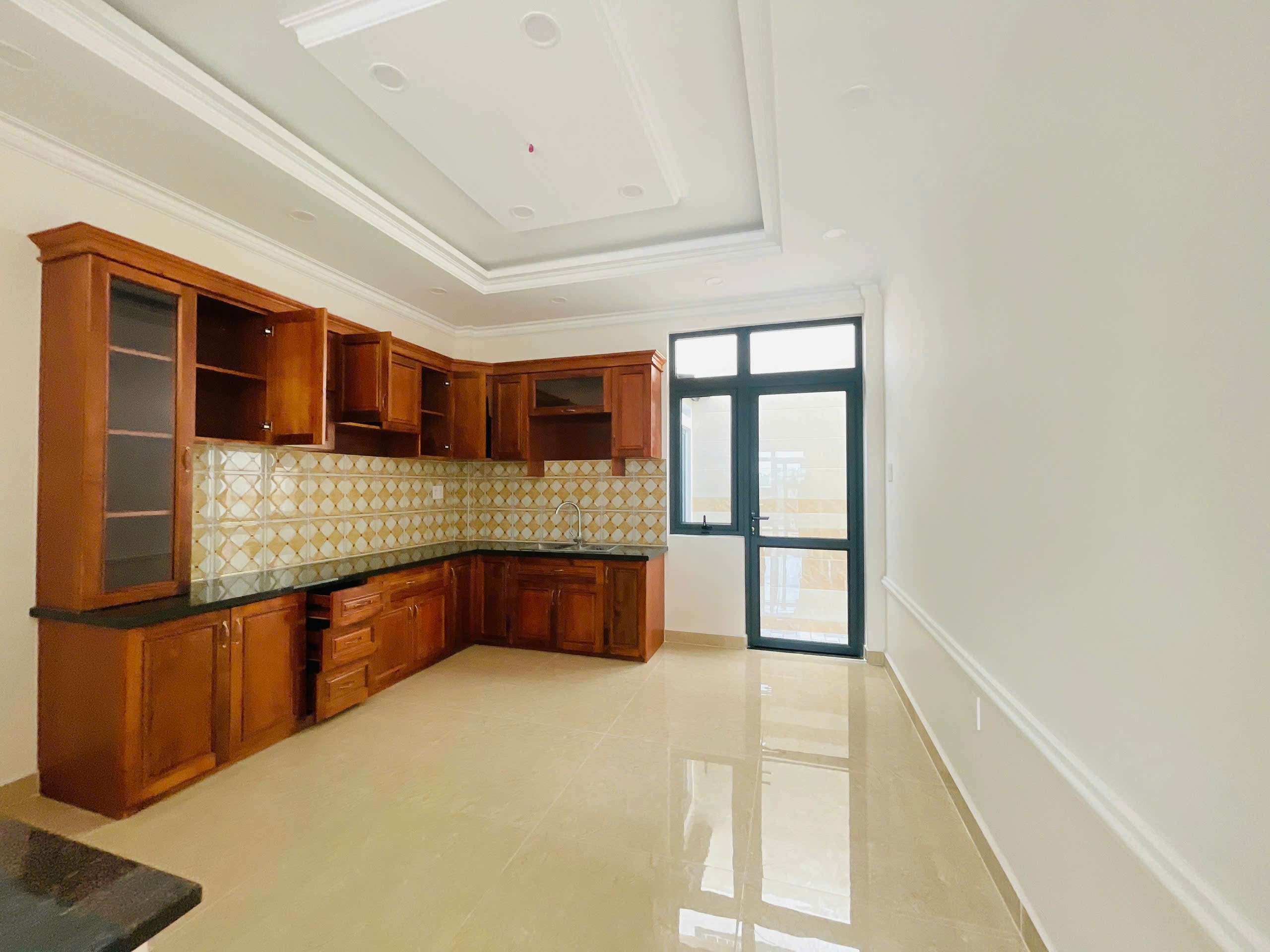 Cần bán Nhà mặt tiền Phường Hiệp Bình Phước, Thủ Đức, Diện tích 100m², Giá 8.999 Tỷ 2