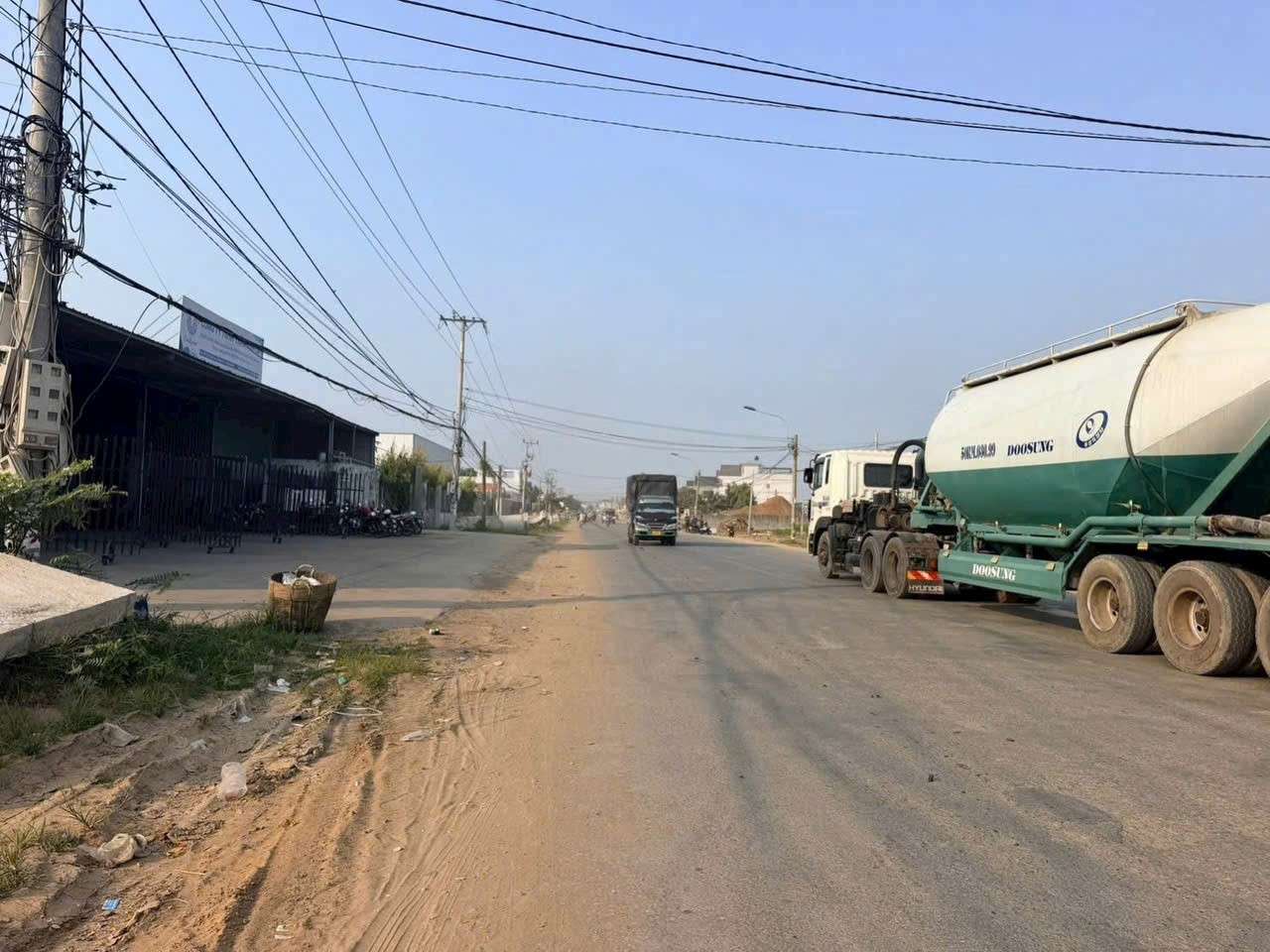 Bán đất SKC đường xe cont xã Thanh Phú, Bến Lức dt 2000m2 giá 15 tỷ 5